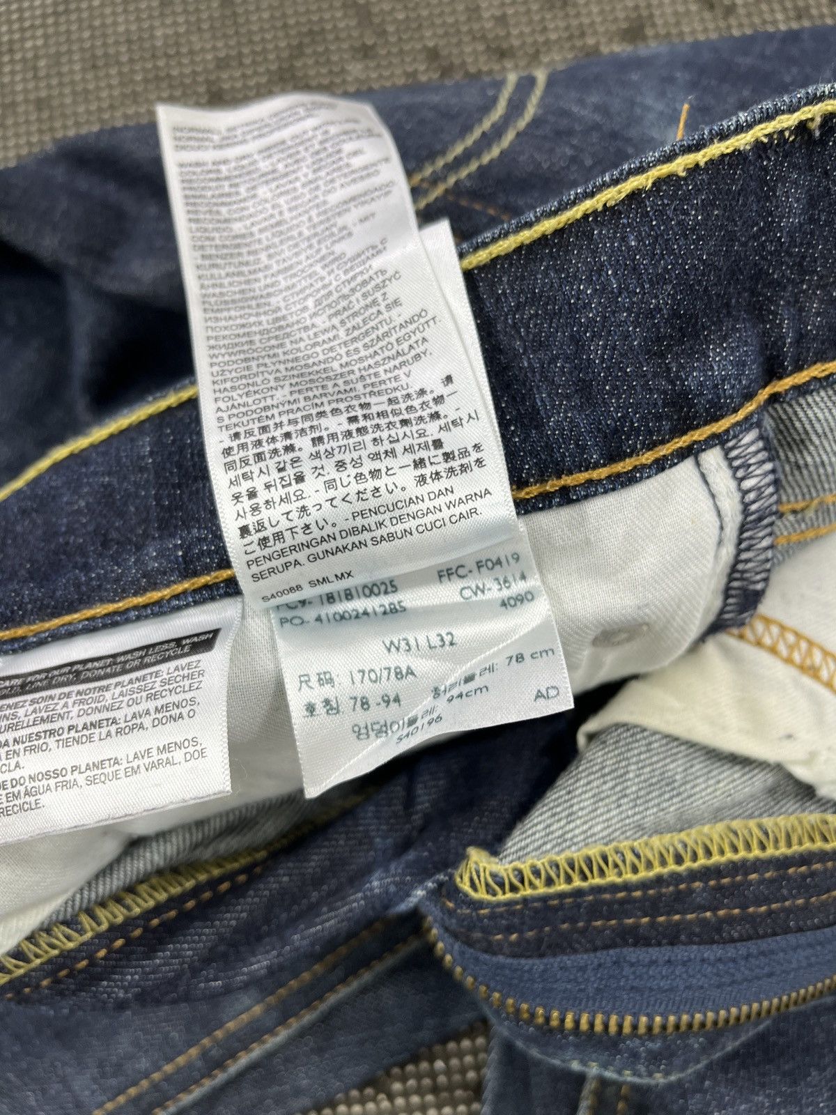 Levi's Vintage Levis 541 Blue Wash Jeans - J605 Size US 33 - 8 Thumbnail