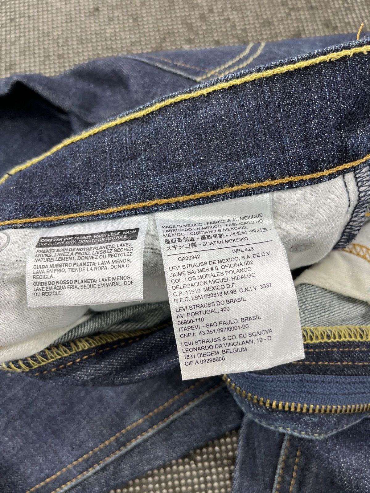 Levi's Vintage Levis 541 Blue Wash Jeans - J605 Size US 33 - 7 Thumbnail