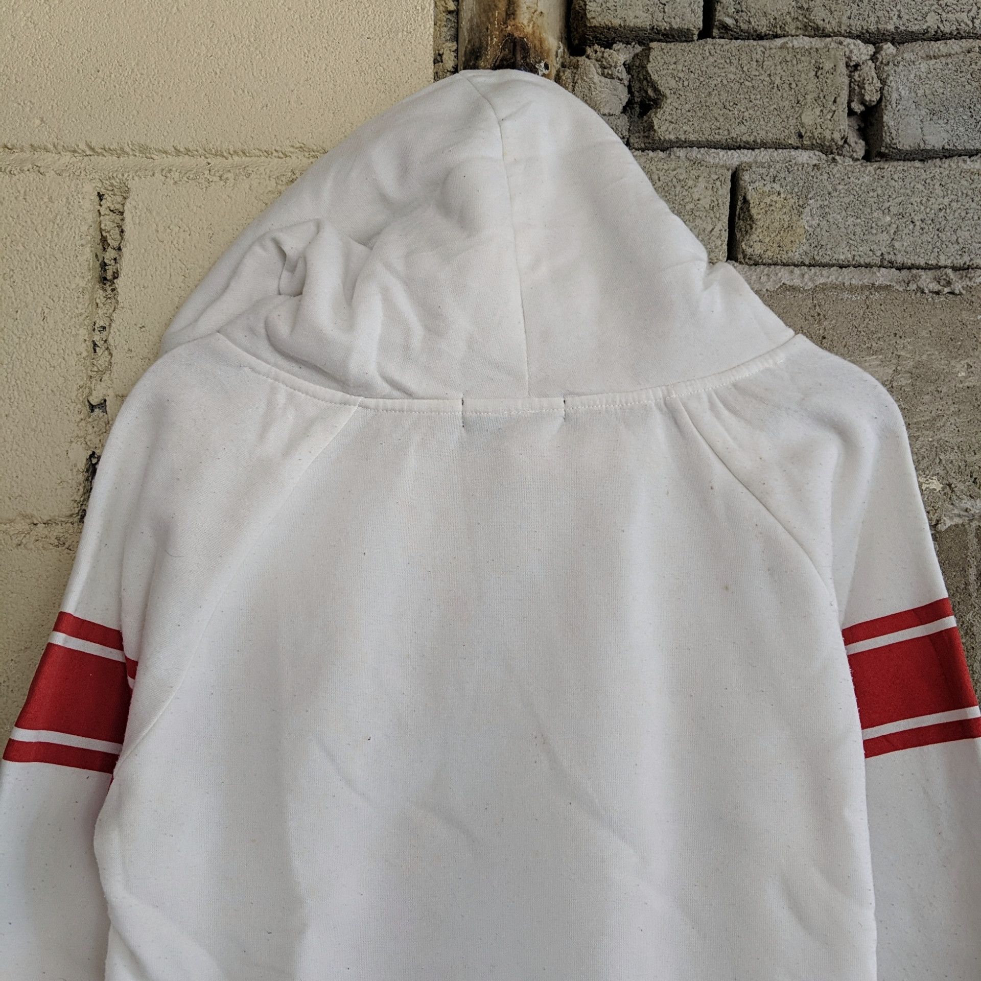 Japanese Brand × Vintage Vintage LA Raleigh Basketball Sweater White Red Size US M / EU 48-50 / 2 - 9 Thumbnail