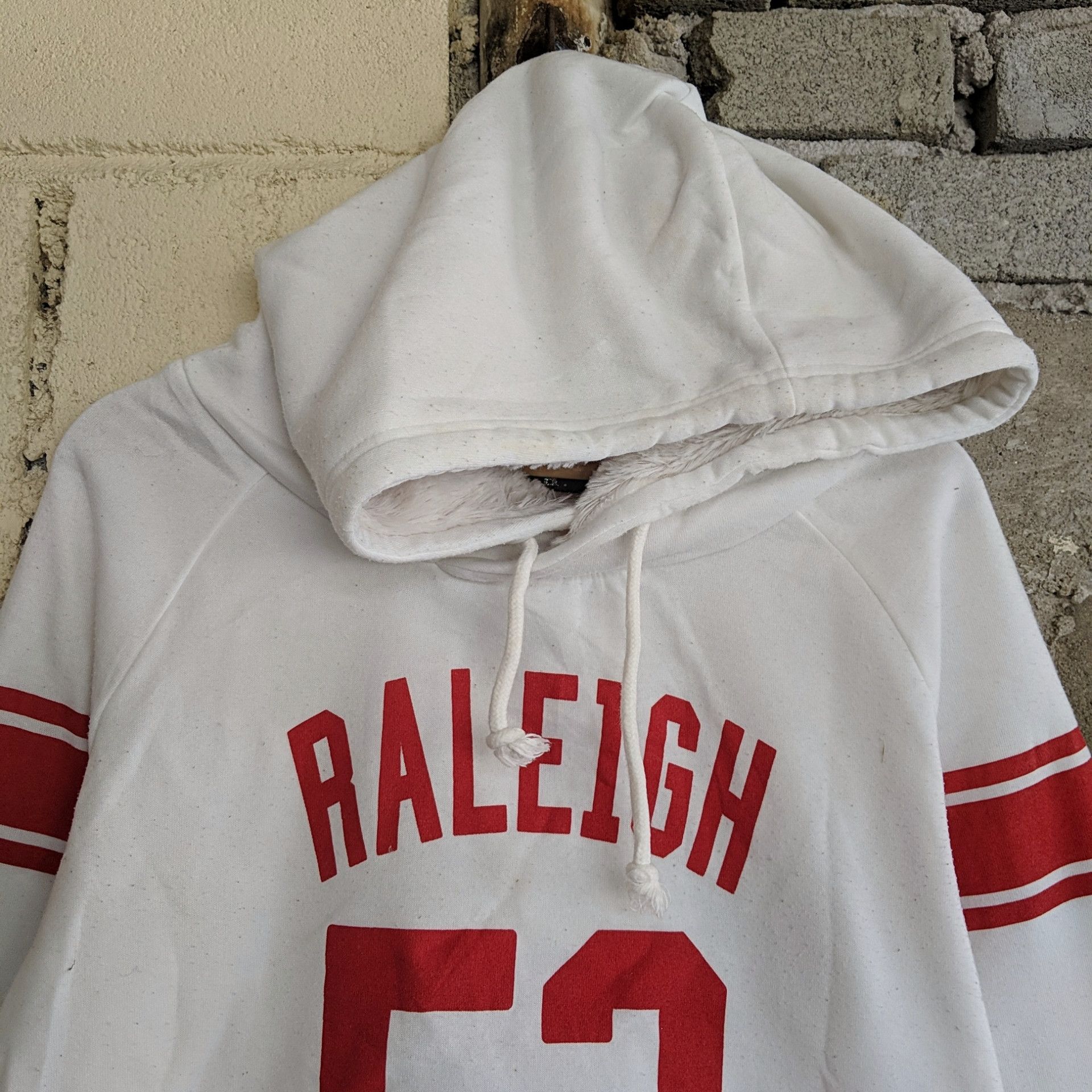 Japanese Brand × Vintage Vintage LA Raleigh Basketball Sweater White Red Size US M / EU 48-50 / 2 - 2 Thumbnail