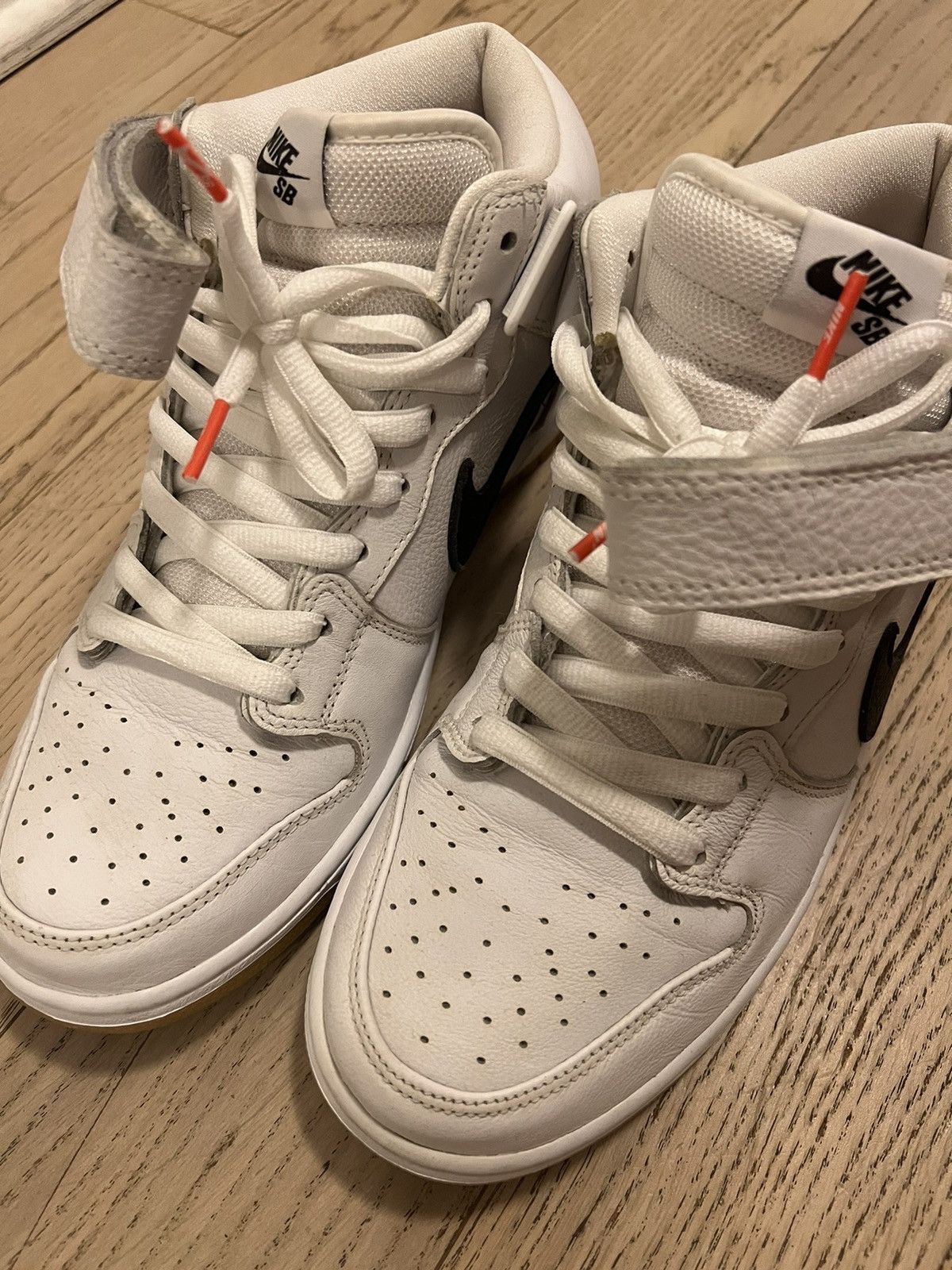 Nike SB Dunk Mid Orange Label
