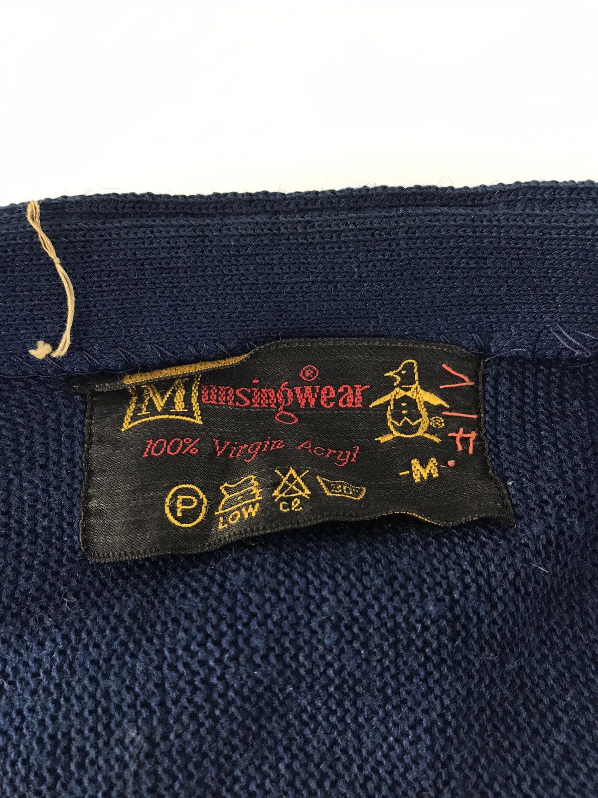 Japanese Brand × Vintage 70s 80s Munsingwear 100% Virgin Acryl Cardigan Knit K1063j Size US M / EU 48-50 / 2 - 7 Thumbnail