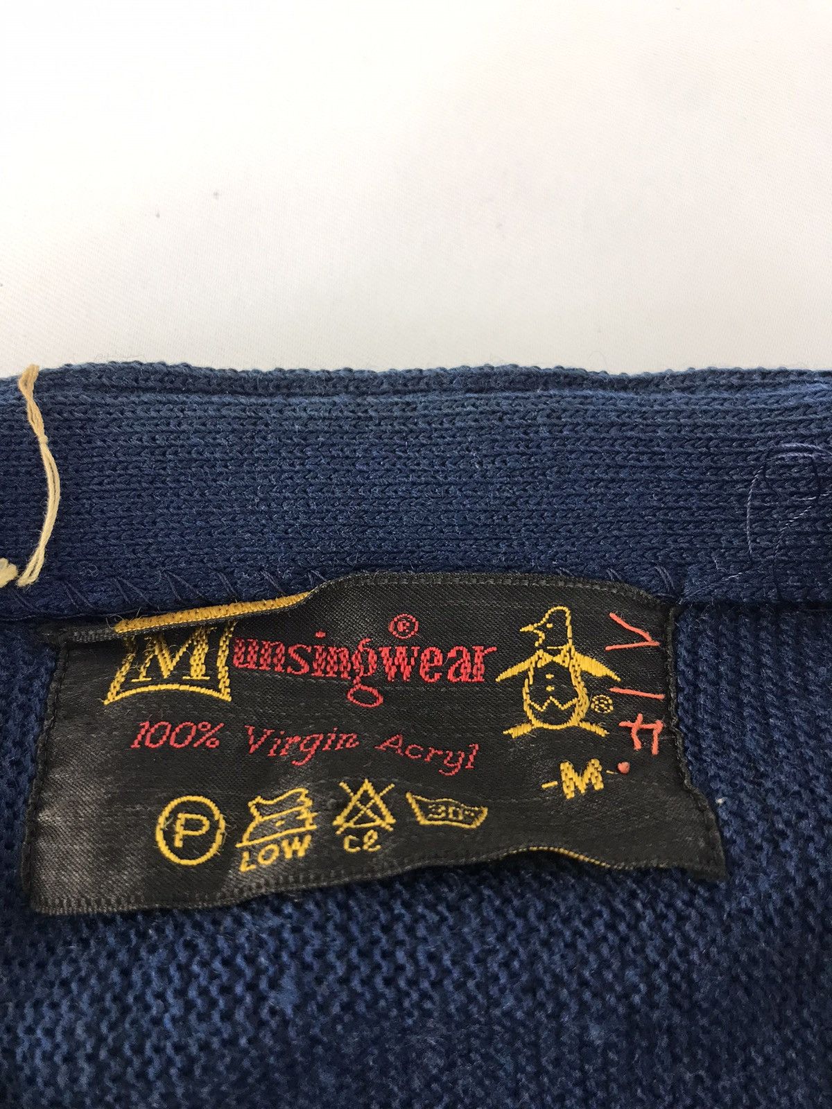 Japanese Brand × Vintage 70s 80s Munsingwear 100% Virgin Acryl Cardigan Knit K1063j Size US M / EU 48-50 / 2 - 6 Thumbnail