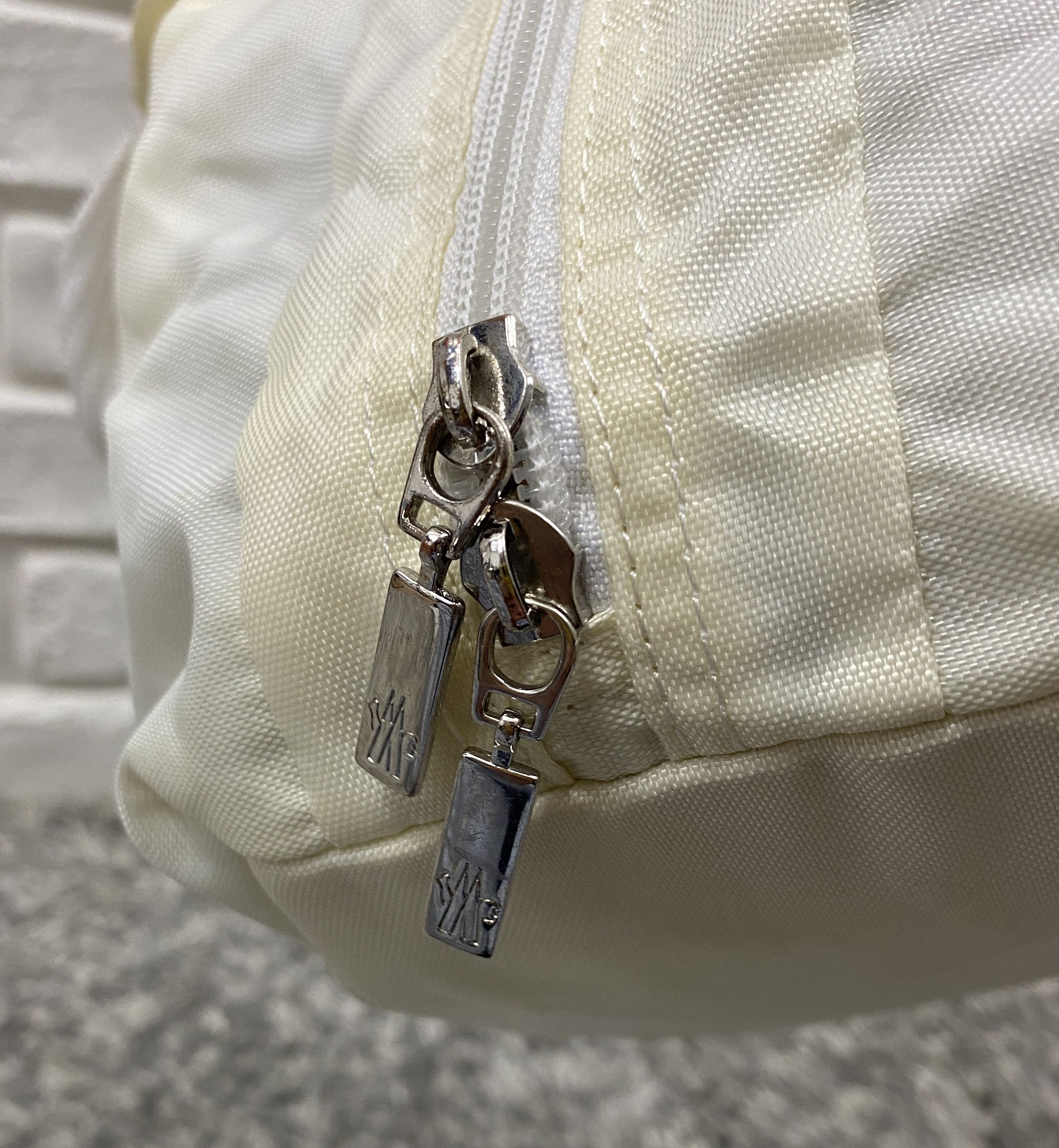 Moncler Vintage Women's Moncler Mini Bag Handbag Nylon White Size ONE SIZE - 6 Thumbnail