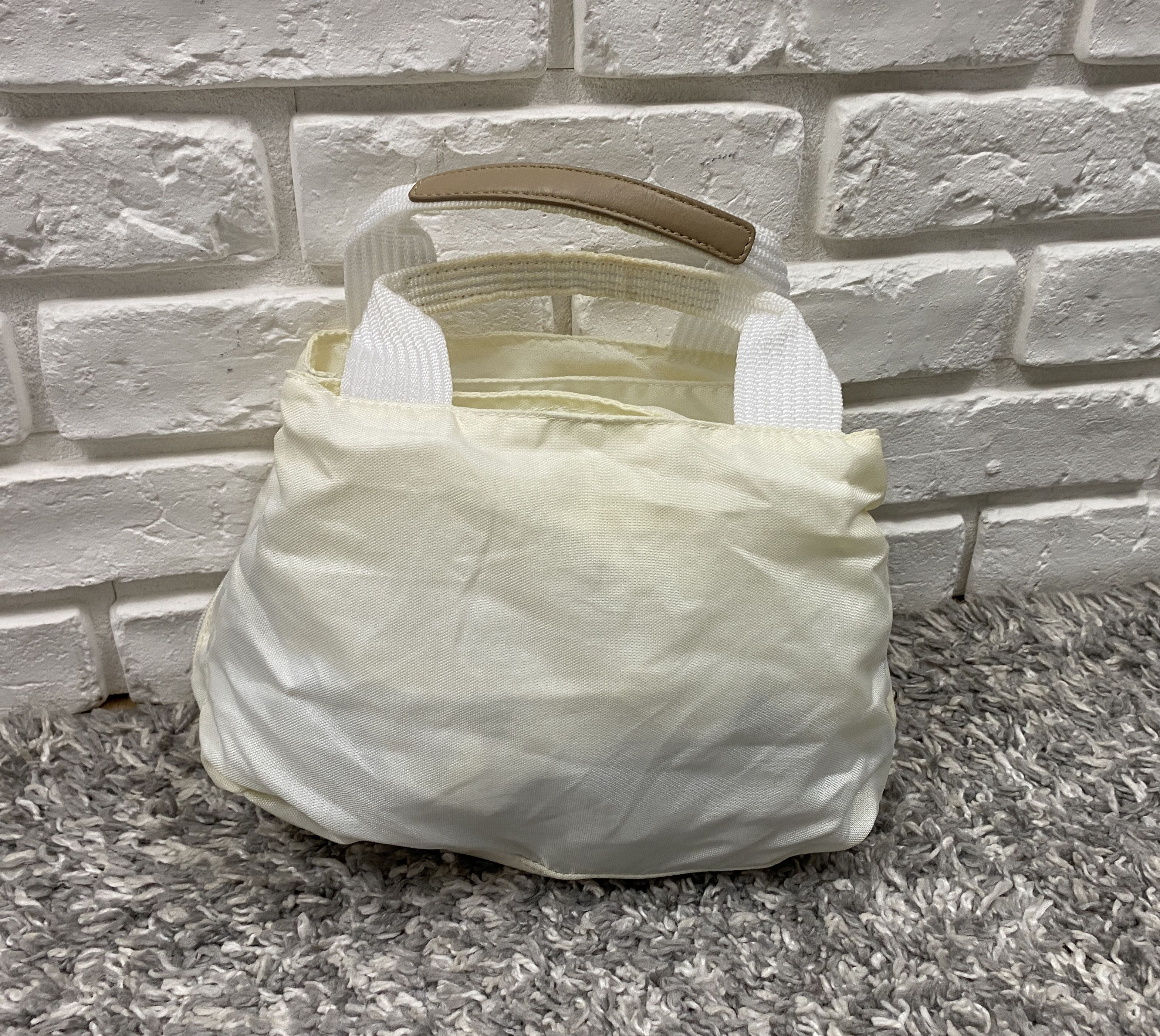 Moncler Vintage Women's Moncler Mini Bag Handbag Nylon White Size ONE SIZE - 4 Thumbnail