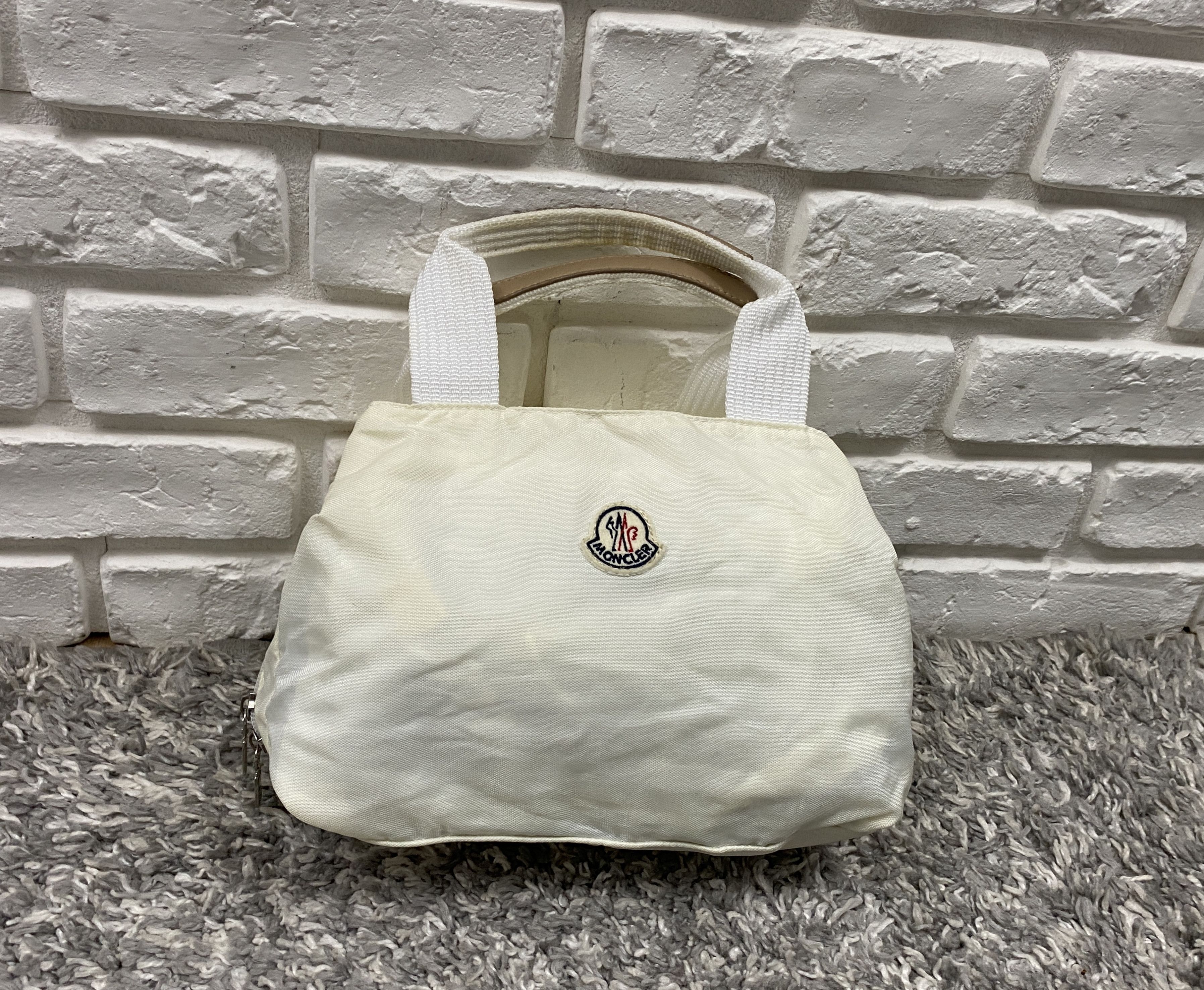 Moncler Vintage Women's Moncler Mini Bag Handbag Nylon White Size ONE SIZE - 1 Thumbnail