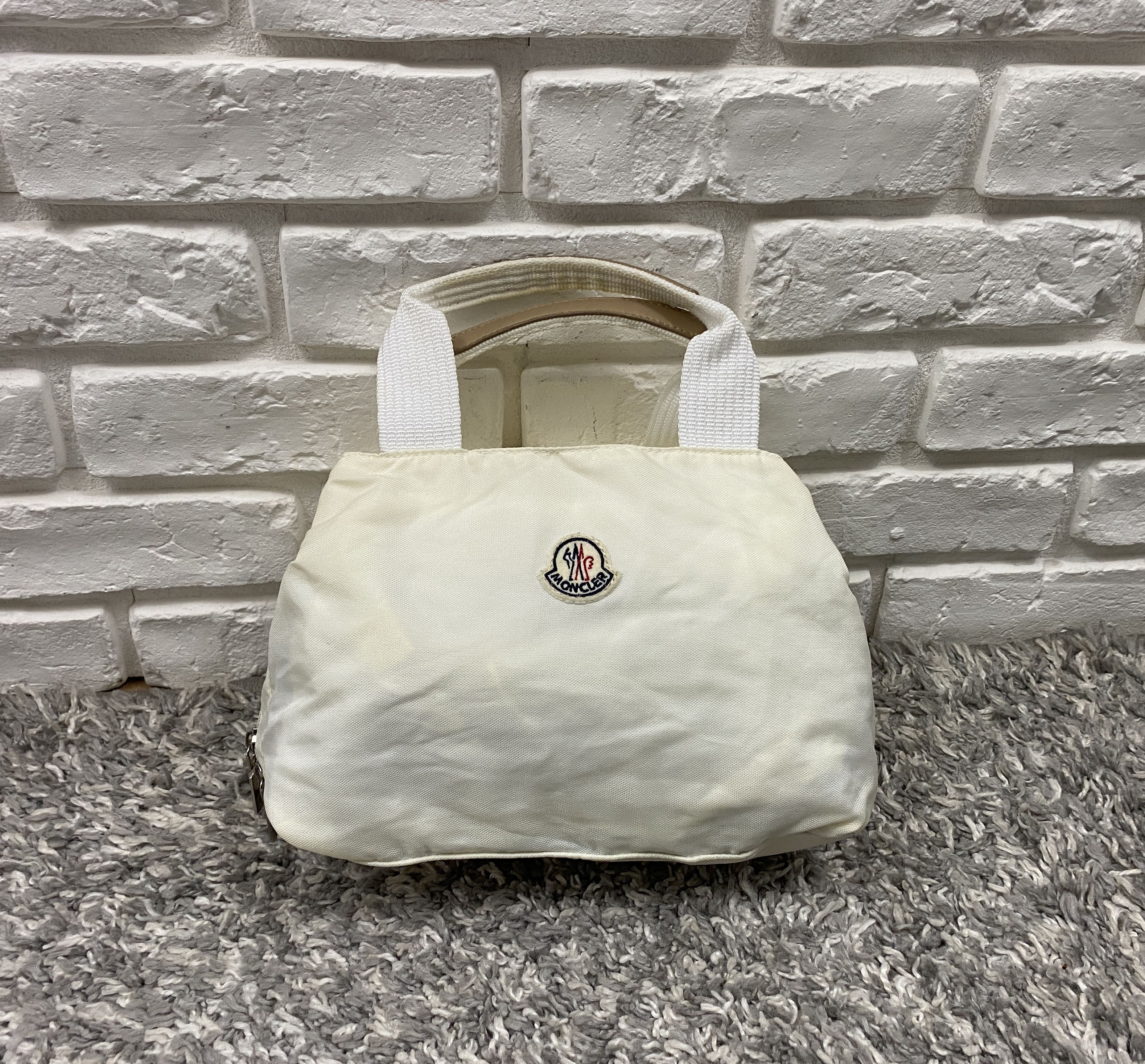 Moncler Vintage Women's Moncler Mini Bag Handbag Nylon White Size ONE SIZE - 2 Thumbnail