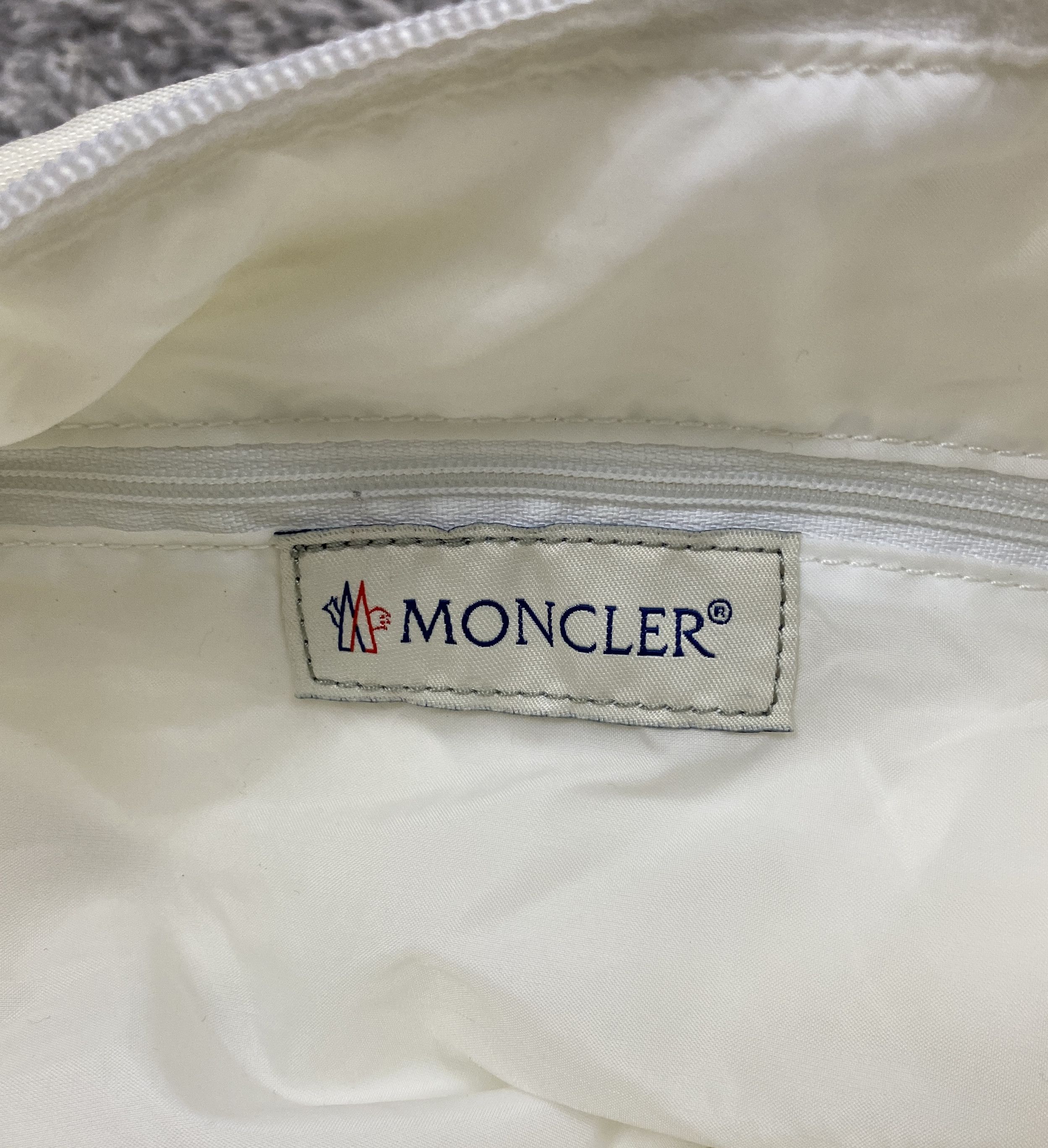 Moncler Vintage Women's Moncler Mini Bag Handbag Nylon White Size ONE SIZE - 7 Thumbnail