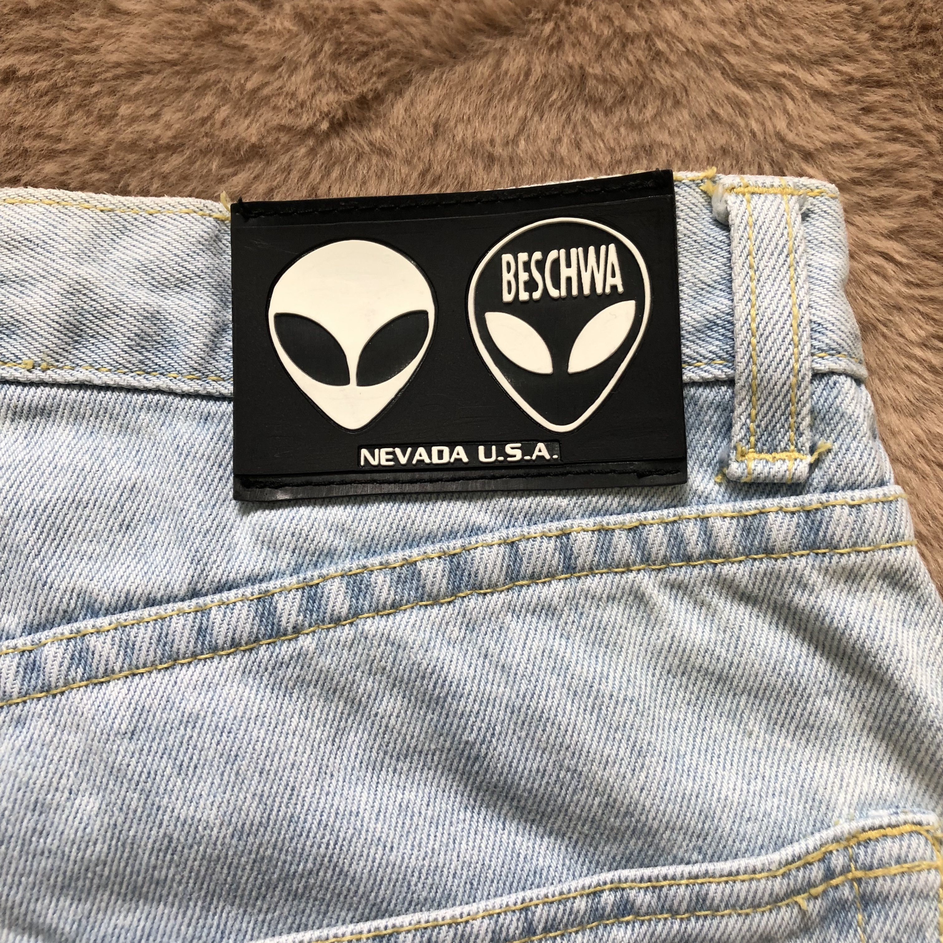 Alien Workshop BESCHWA NEVADA USA LIGHT WASH JEANS #6616-76 Size 27" / US 4 / IT 40 - 15 Thumbnail