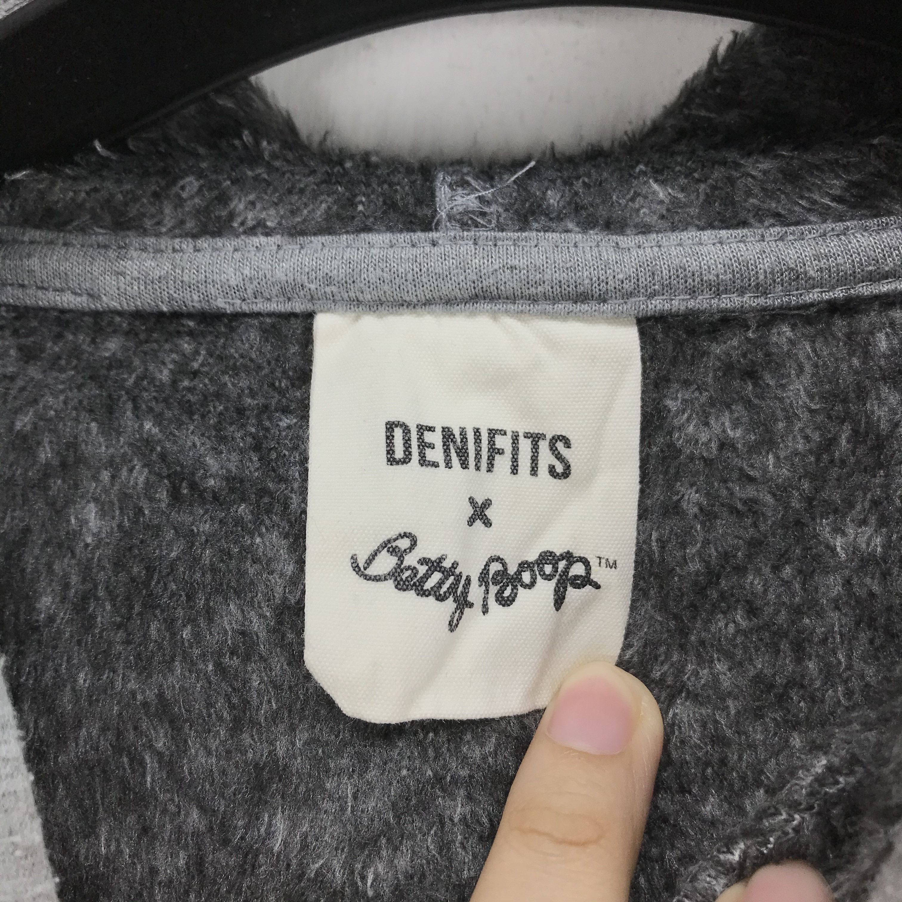 Japanese Brand Denifits X Betty Boop Box Logo Sleeve Logo Hoodie #2566-101 Size US M / EU 48-50 / 2 - 7 Thumbnail