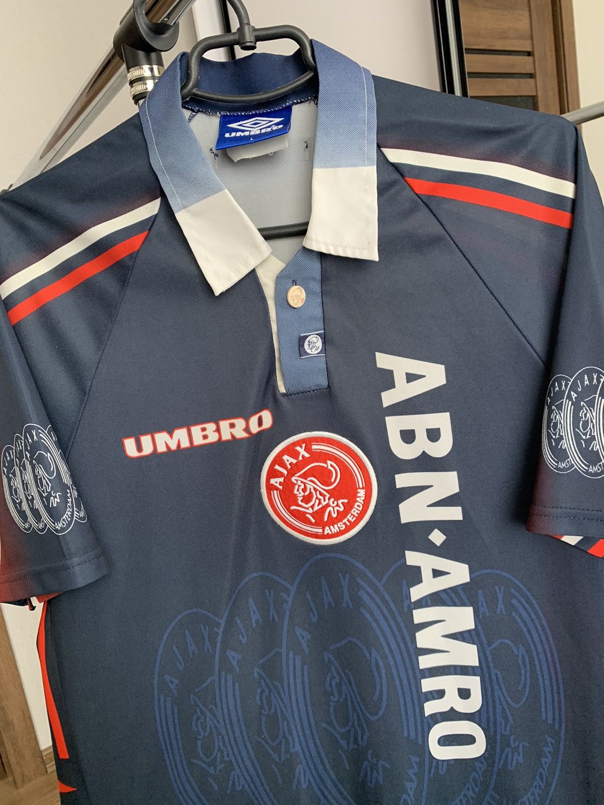 Umbro 1997/1998 Ajax Umbro Away Retro Soccer Jersey Vintage Size US L / EU 52-54 / 3 - 5 Thumbnail