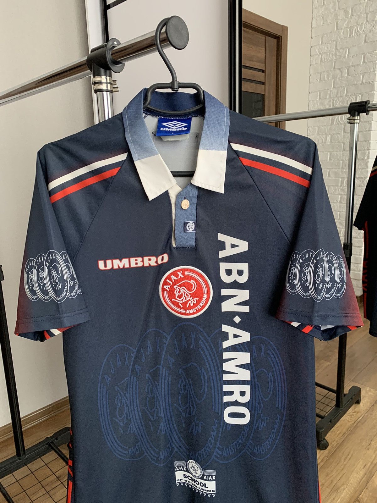 Umbro 1997/1998 Ajax Umbro Away Retro Soccer Jersey Vintage Size US L / EU 52-54 / 3 - 4 Thumbnail