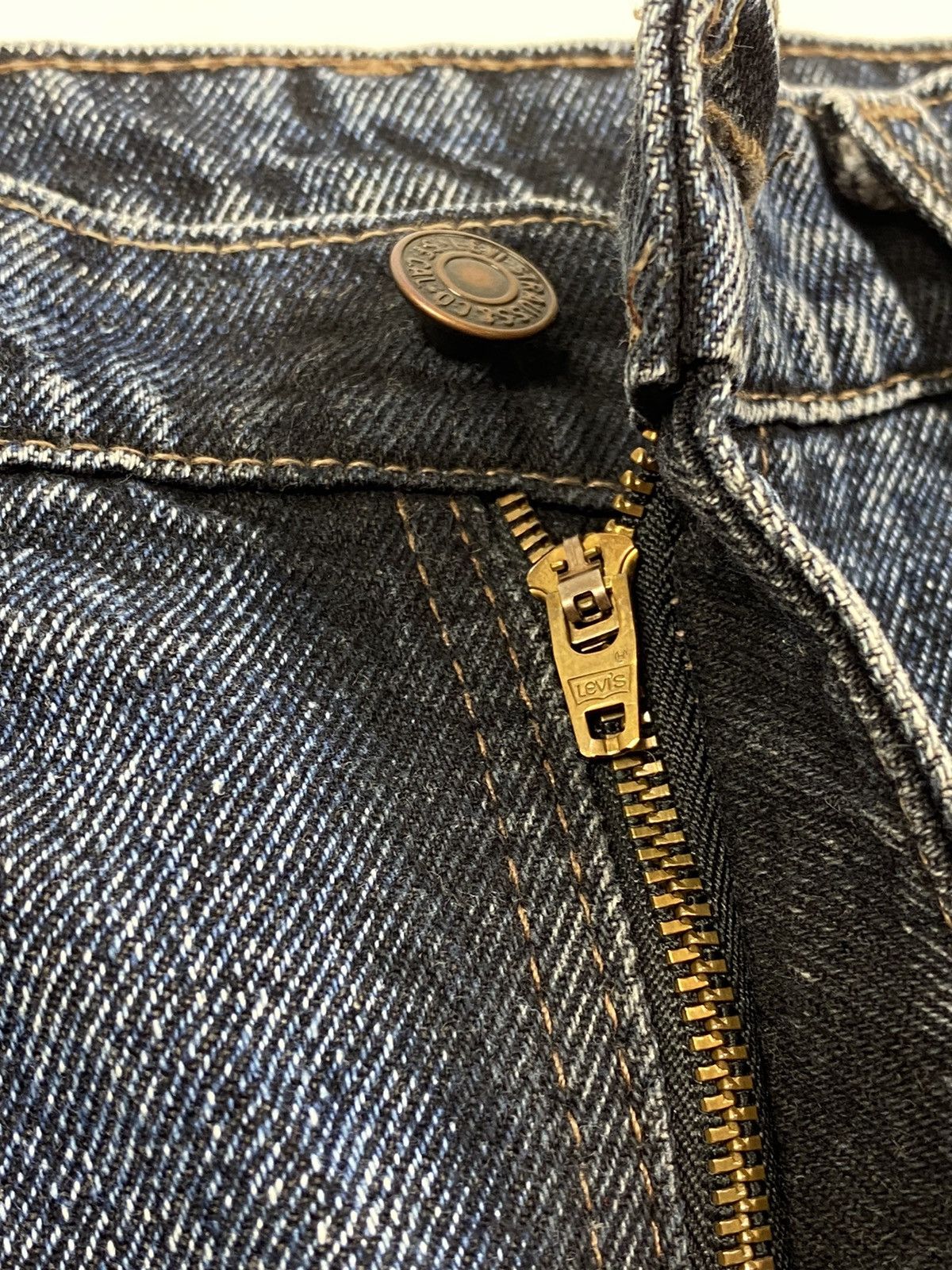Levi's 90’s Vintage Levi’s 505 Washed Denim Jeans Pants Made in USA Size US 34 / EU 50 - 7 Thumbnail