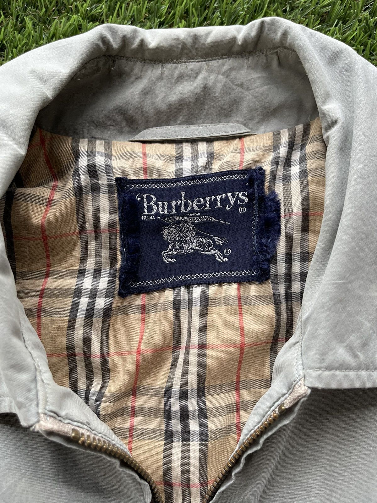 Burberry × Vintage Burberry Nova Check Light Jacket Distressed Size US L / EU 52-54 / 3 - 3 Thumbnail