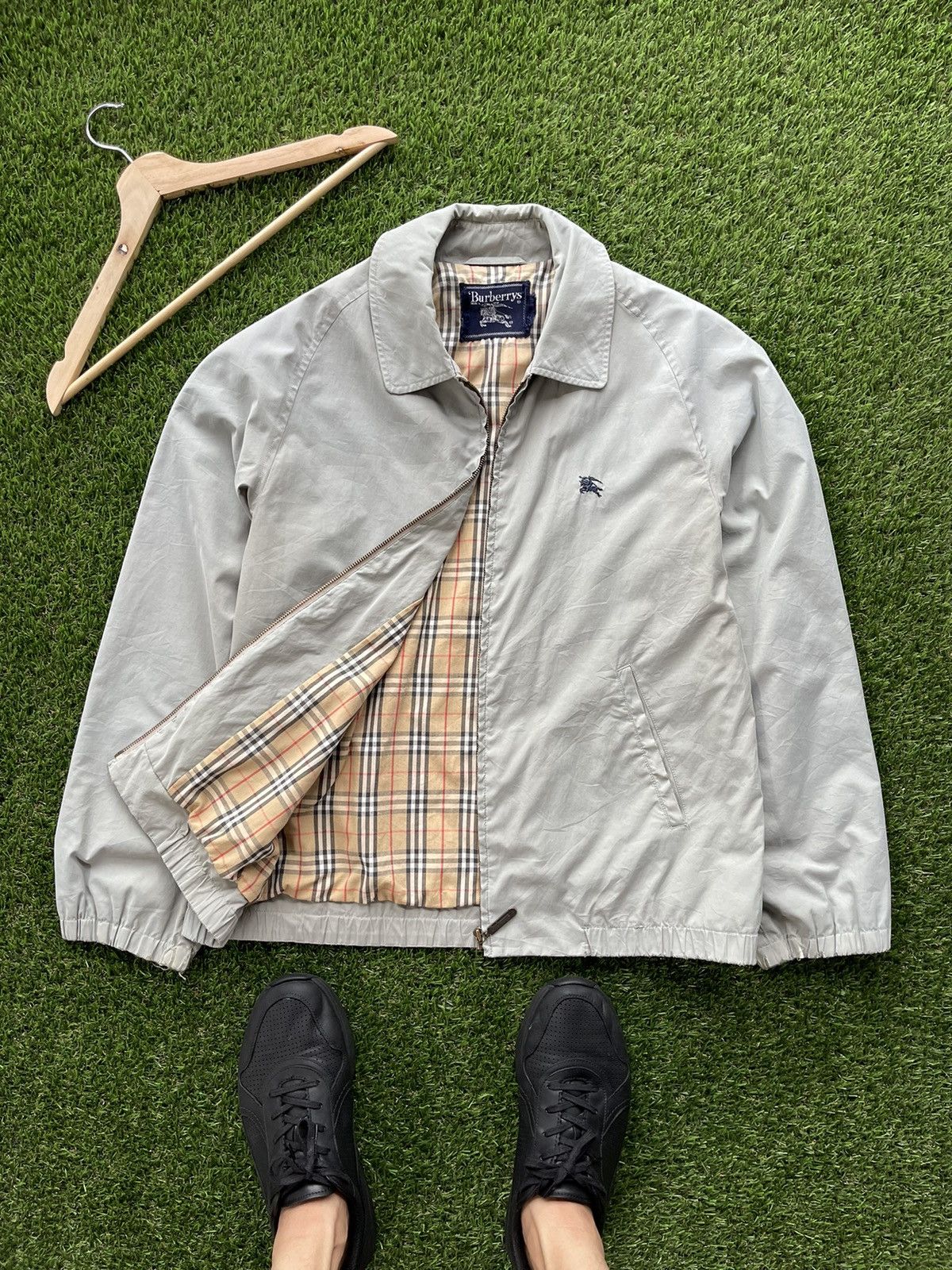 Burberry × Vintage Burberry Nova Check Light Jacket Distressed Size US L / EU 52-54 / 3 - 1 Thumbnail