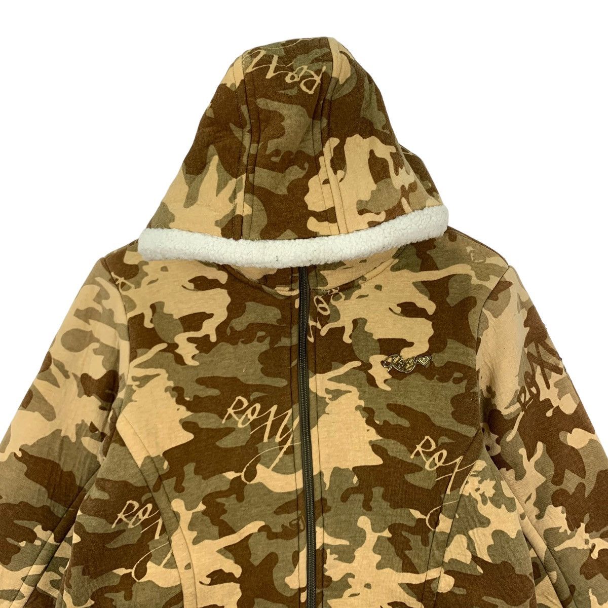 Surface To Air Vintage Roxy Surfwear Camouflage Surf Sherpa Hoodie Sweater Size US S / EU 44-46 / 1 - 2 Thumbnail