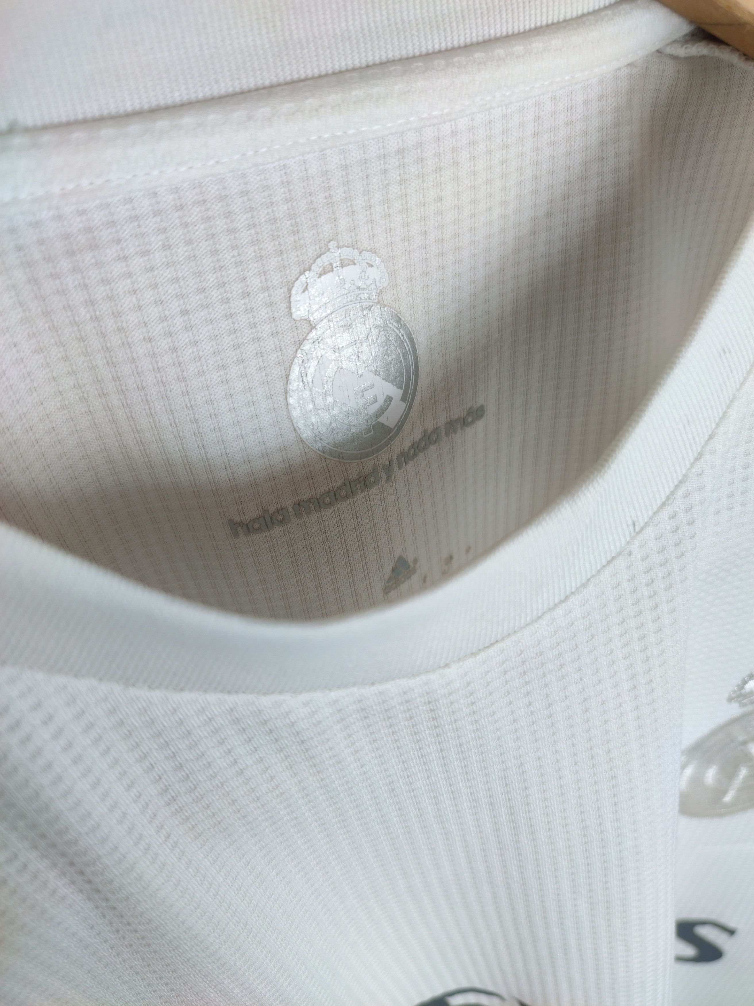 Adidas Adidas 2016 Real Madrid home shirt jersey Size US M / EU 48-50 / 2 - 3 Thumbnail