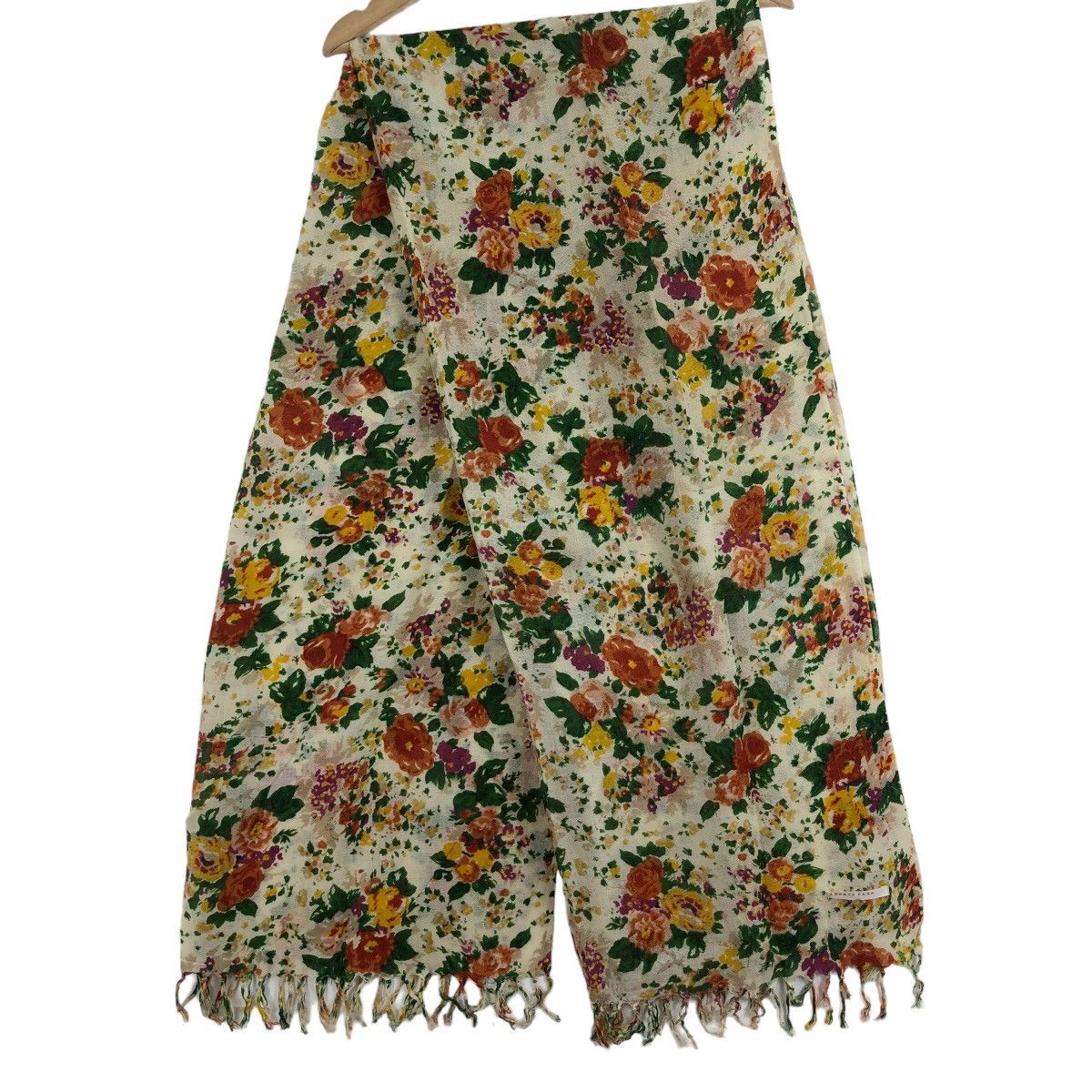 LOWRYS FARM Vintage LOWRYS FARM Scarves Muffler Flower Floral Design Size ONE SIZE - 1 Thumbnail