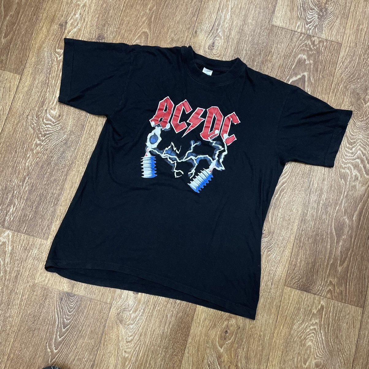Vintage Vintage 90s AC DC Band Tee Sun Faded Graphic Streetwear M Size US M / EU 48-50 / 2 - 1 Thumbnail