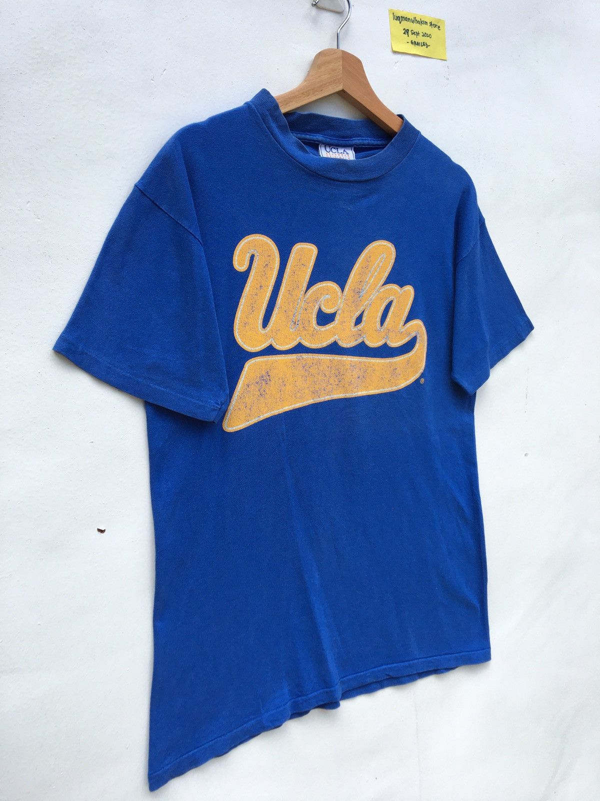 Vintage Vintage Rare UCLA University of California Spellout Tshirt Size US M / EU 48-50 / 2 - 3 Thumbnail