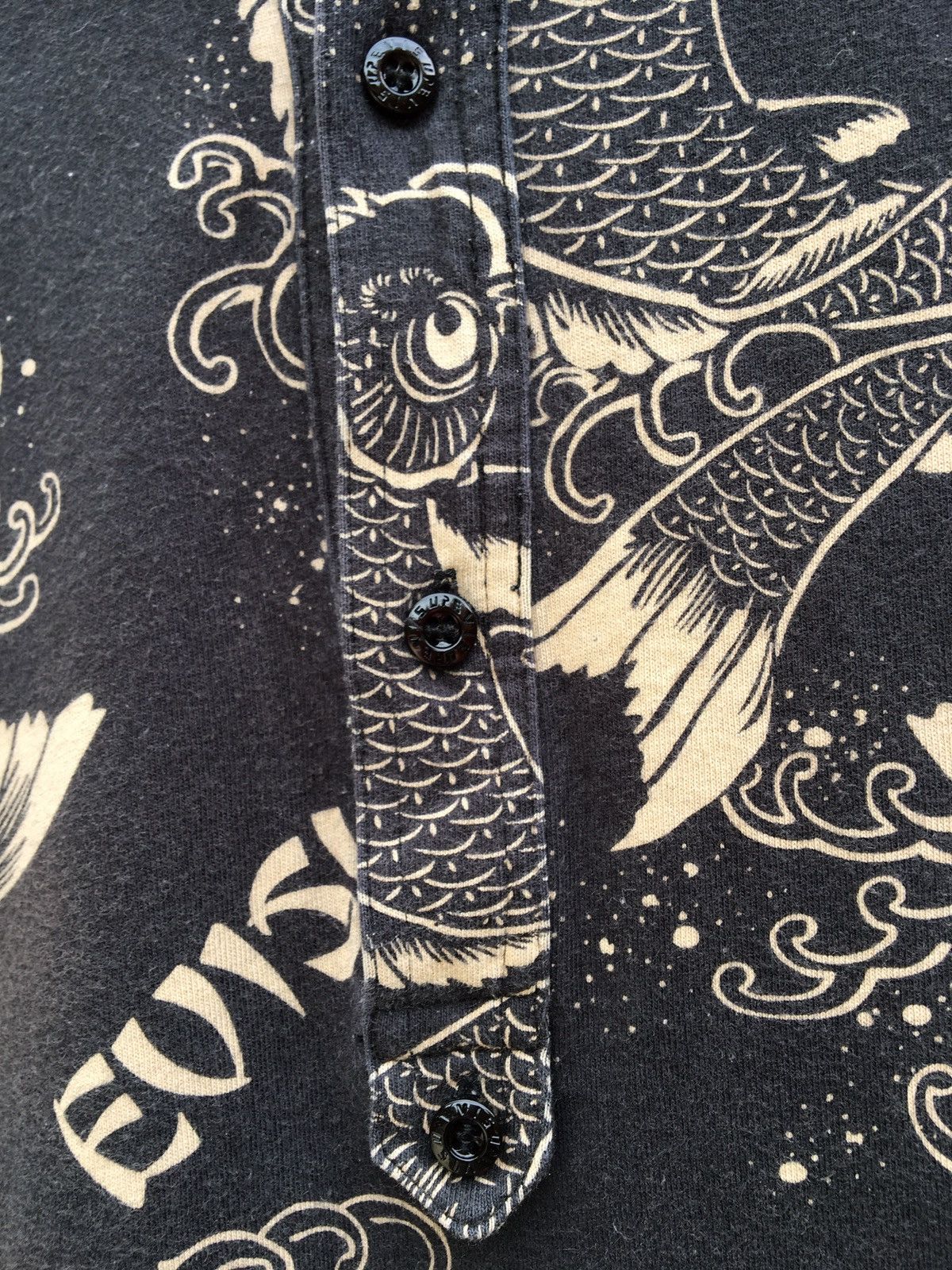 Evisu Vintage Evisu Full Print Koi Fish Buttons Shirt Size US M / EU 48-50 / 2 - 10 Thumbnail