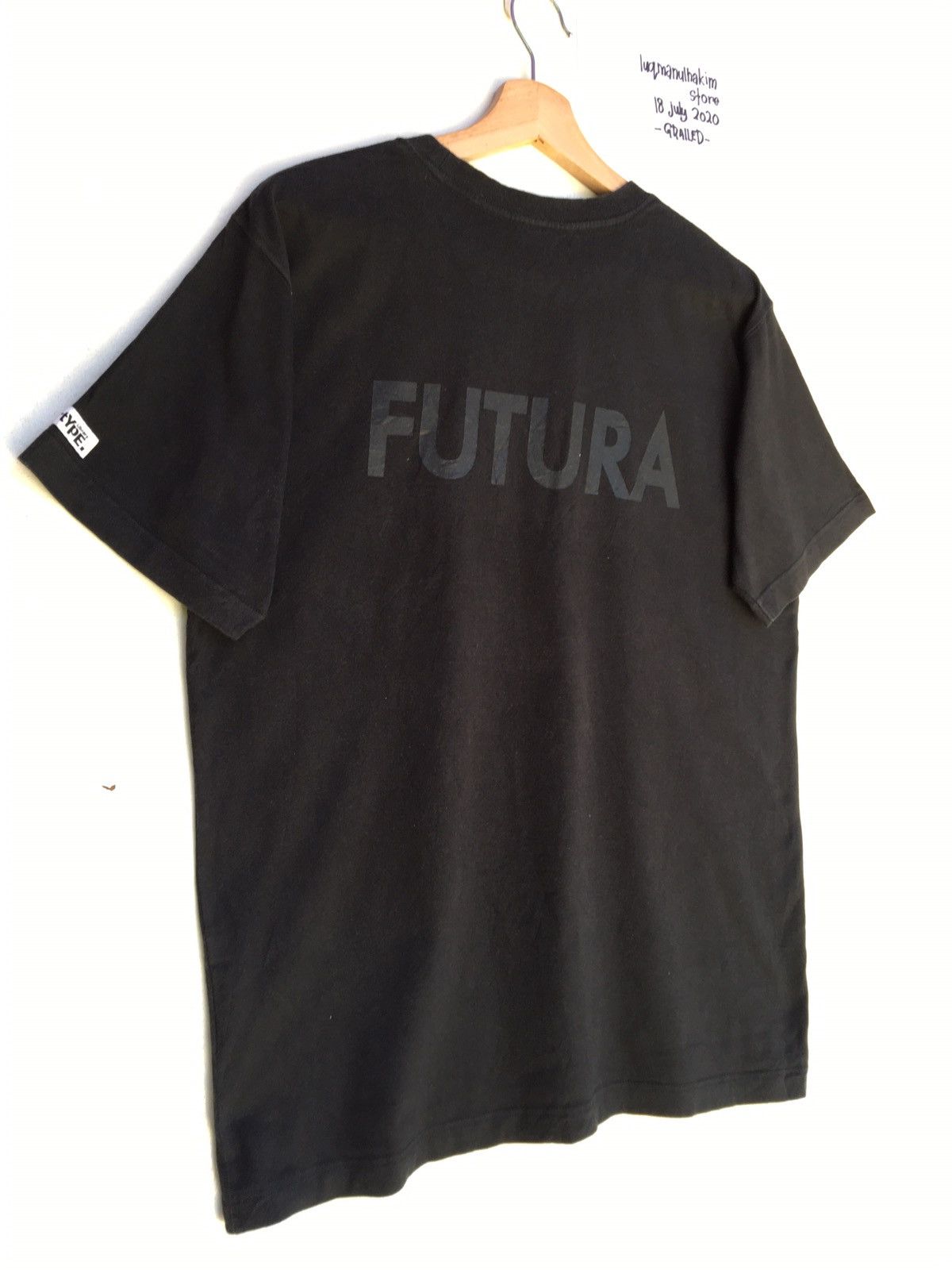 Futura × Uniqlo Rare FUTURA x Uniqlo Spellout Black Tshirt Size US M / EU 48-50 / 2 - 9 Thumbnail