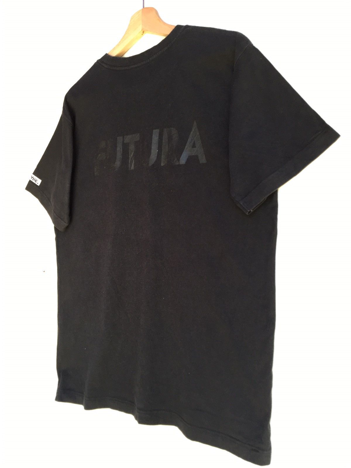 Futura × Uniqlo Rare FUTURA x Uniqlo Spellout Black Tshirt Size US M / EU 48-50 / 2 - 10 Thumbnail