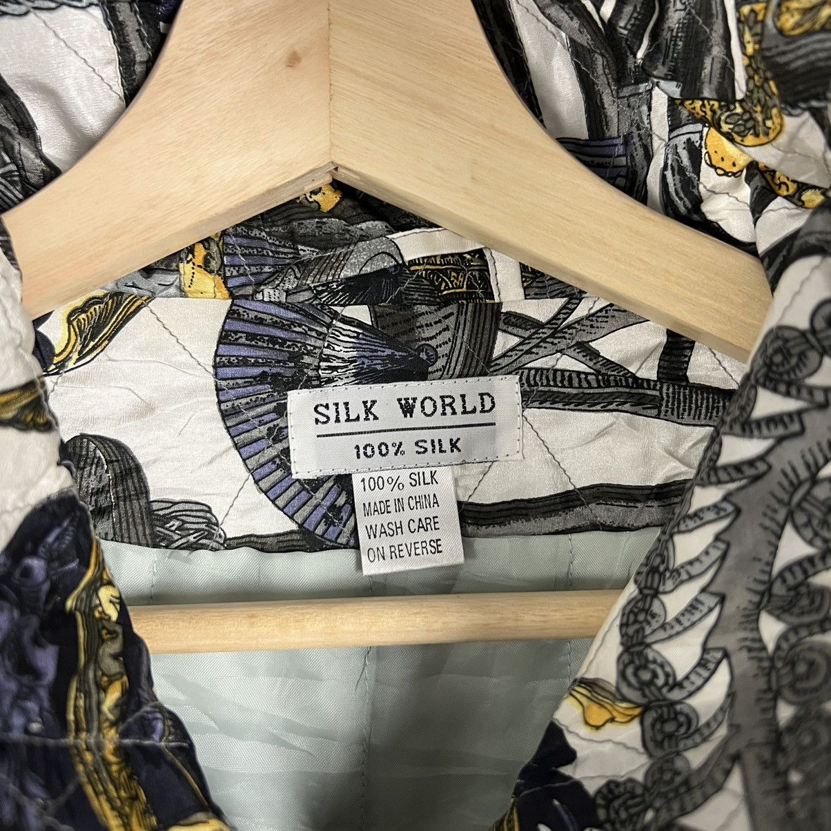 Japanese Brand VINTAGE SILK WORLD 100% SILK FULL PRINT INSPIRED BY HERMES Size US L / EU 52-54 / 3 - 20 Thumbnail