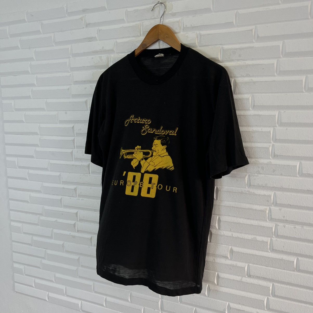 Band Tees VINTAGE ‘88 ARTURO SANDDOVAL EUROPE TOUR BIG LOGO Size US M / EU 48-50 / 2 - 2 Thumbnail