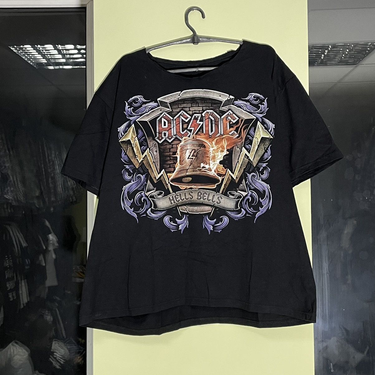 Vintage Vintage Y2K AC DC Band Tee Graphic Tee Streetwear Slim L Size US L / EU 52-54 / 3 - 1 Thumbnail