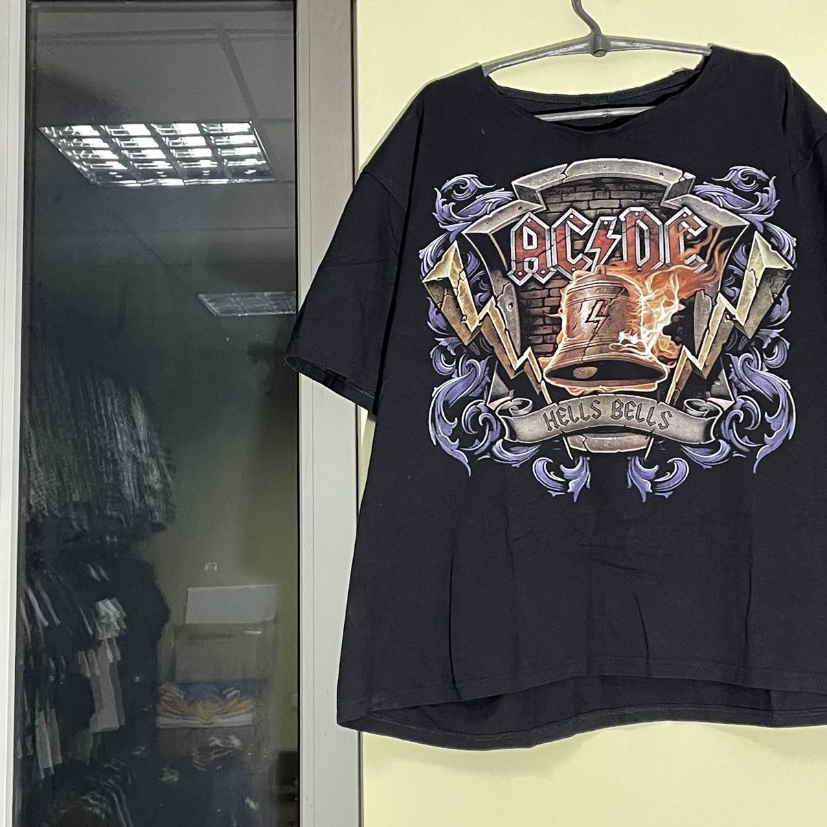 Vintage Vintage Y2K AC DC Band Tee Graphic Tee Streetwear Slim L Size US L / EU 52-54 / 3 - 2 Thumbnail