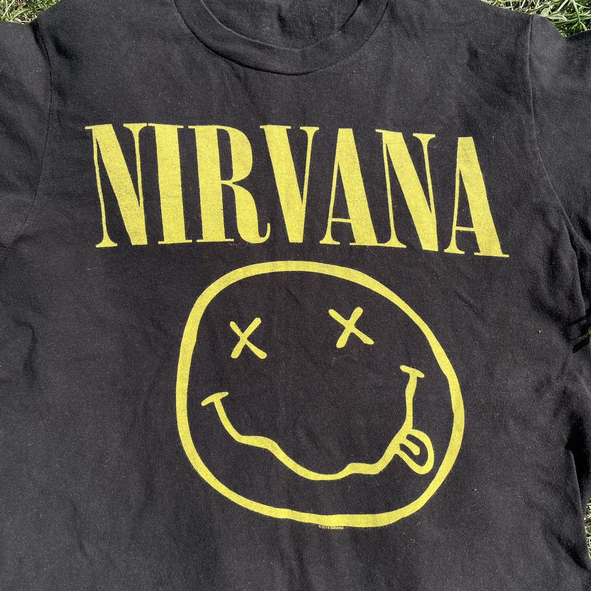 Vintage Vintage 90s Nirvana Sun Faded Graphic Band Tee Grunge Boxy M Size US M / EU 48-50 / 2 - 2 Thumbnail