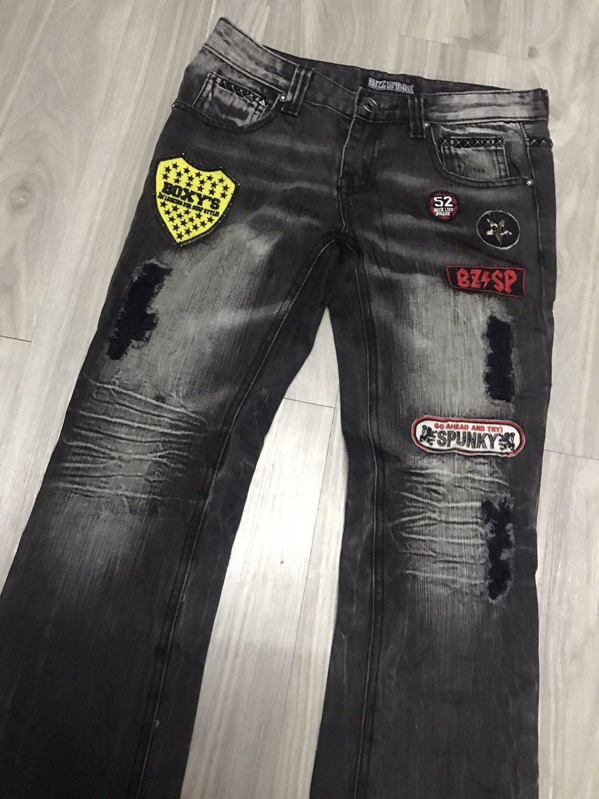 Japanese Brand BUZZ SPUNKY WAIST STUDDED FLARE JEANS Size US 30 / EU 46 - 6 Thumbnail