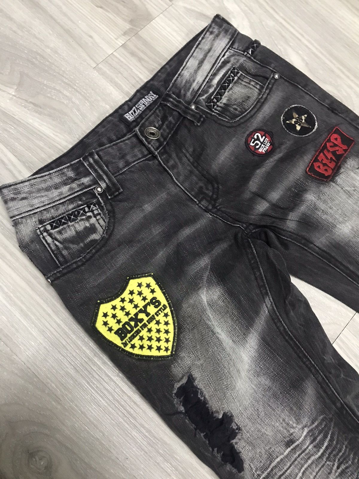 Japanese Brand BUZZ SPUNKY WAIST STUDDED FLARE JEANS Size US 30 / EU 46 - 9 Thumbnail