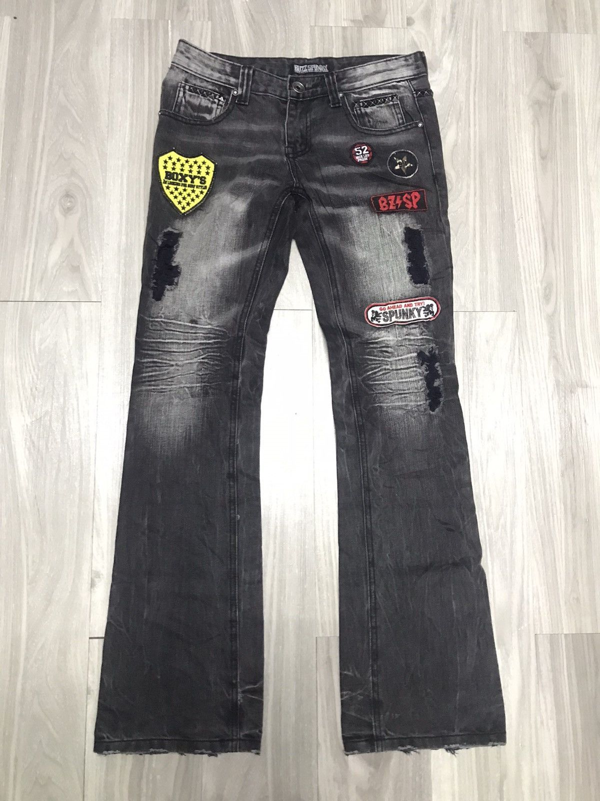 Japanese Brand BUZZ SPUNKY WAIST STUDDED FLARE JEANS Size US 30 / EU 46 - 4 Thumbnail