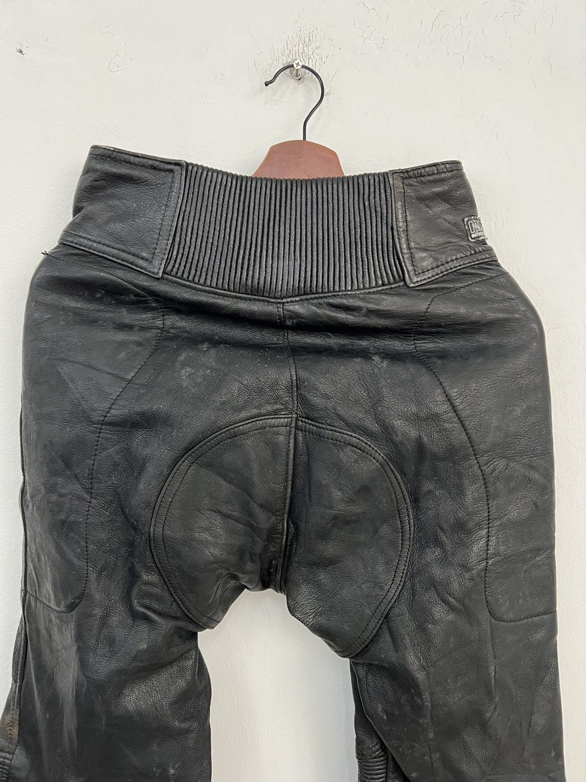 Genuine Leather Nankai Motorcycle Top Fashion Leader Leather Pants Size US 28 / EU 44 - 6 Thumbnail