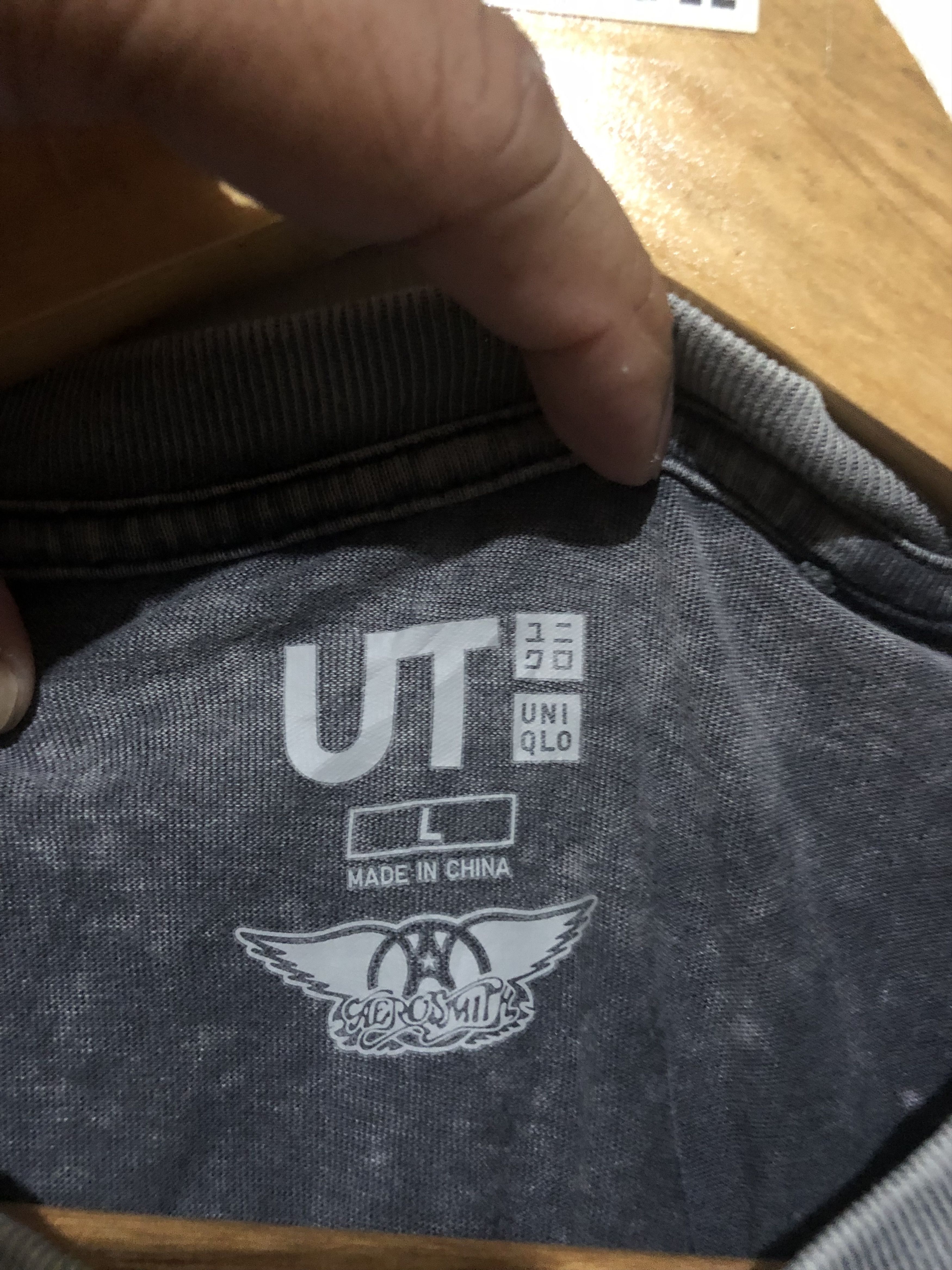 Band Tees Aerosmith x Uniqlo Sleeveless Tshirt Size US L / EU 52-54 / 3 - 3 Thumbnail