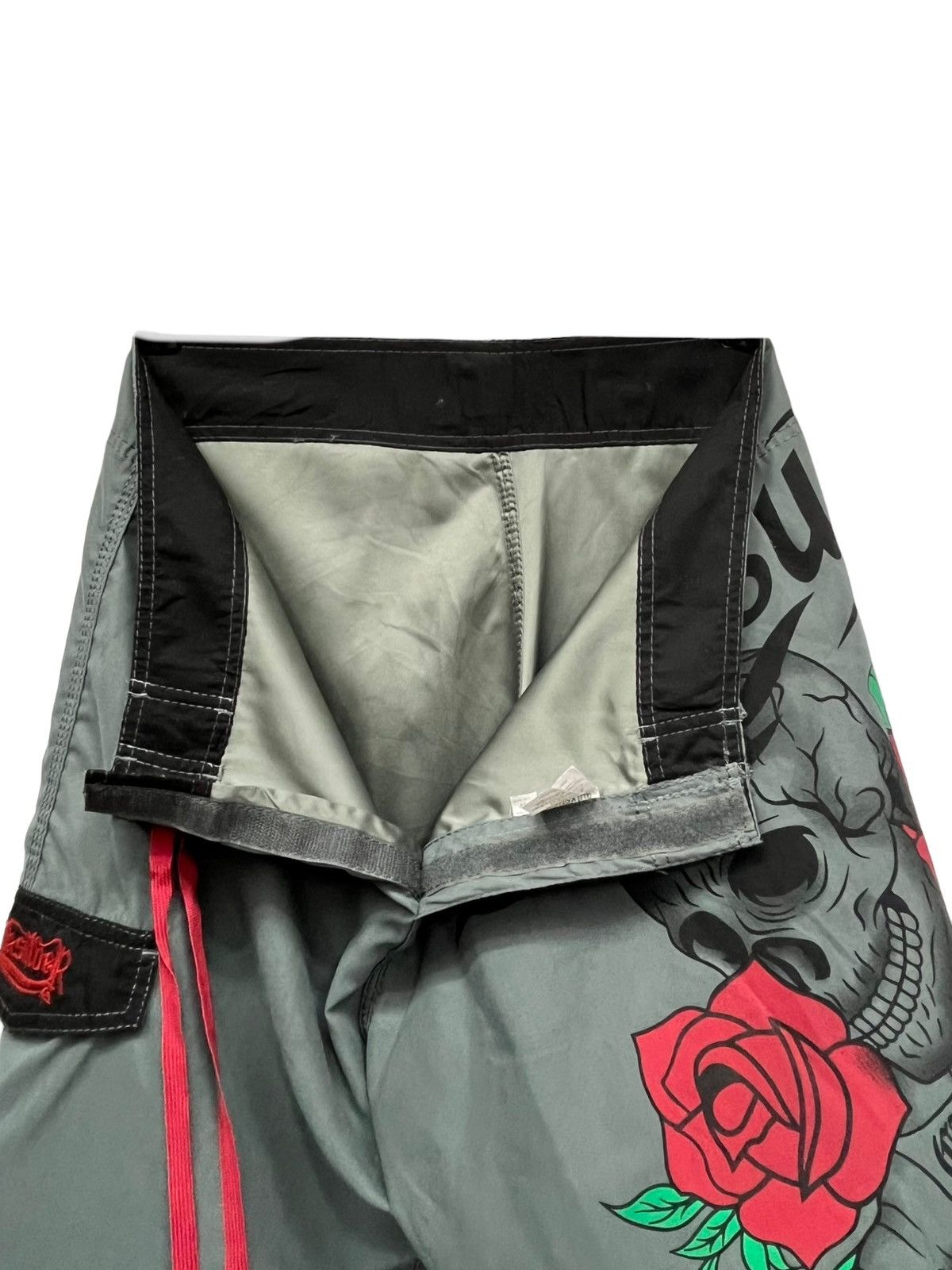 Quiksilver Vintage QUIKSILVER SKULL ROSE Surf Board-shorts Beach Shorts Size US 32 / EU 48 - 7 Thumbnail