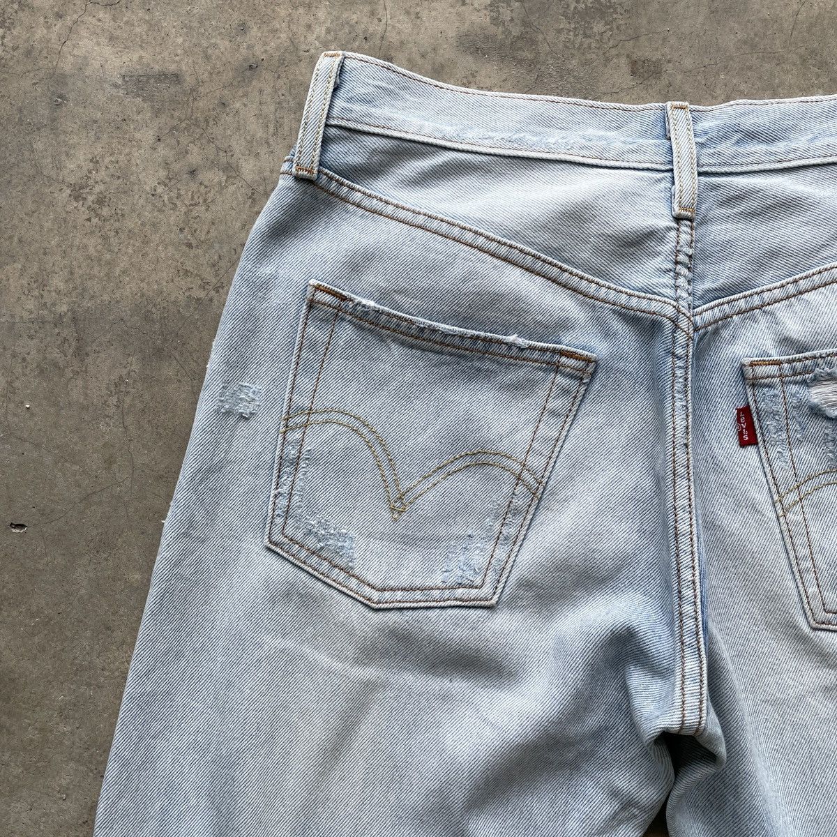 Levi's Vintage Levi’s 501 Jeans 28x26 Levi’s 501 Faded Denim Pants Size US 28 / EU 44 - 9 Thumbnail
