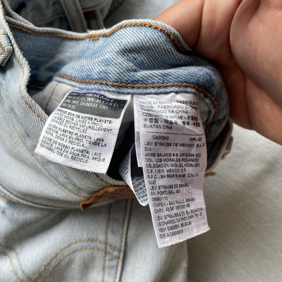 Levi's Vintage Levi’s 501 Jeans 28x26 Levi’s 501 Faded Denim Pants Size US 28 / EU 44 - 7 Thumbnail