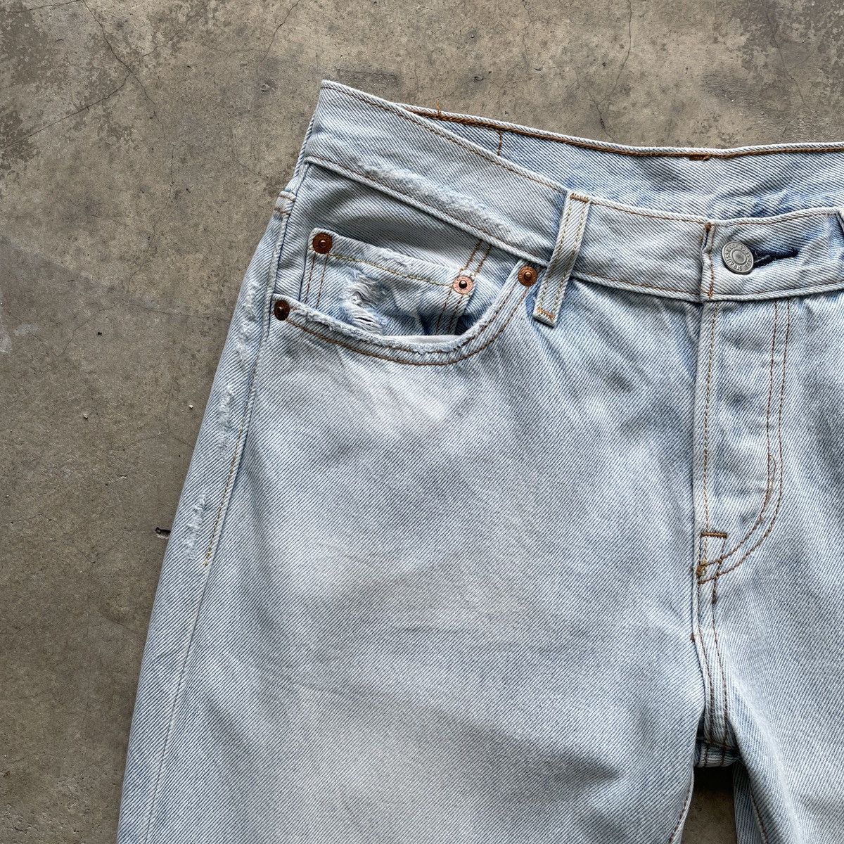 Levi's Vintage Levi’s 501 Jeans 28x26 Levi’s 501 Faded Denim Pants Size US 28 / EU 44 - 3 Thumbnail