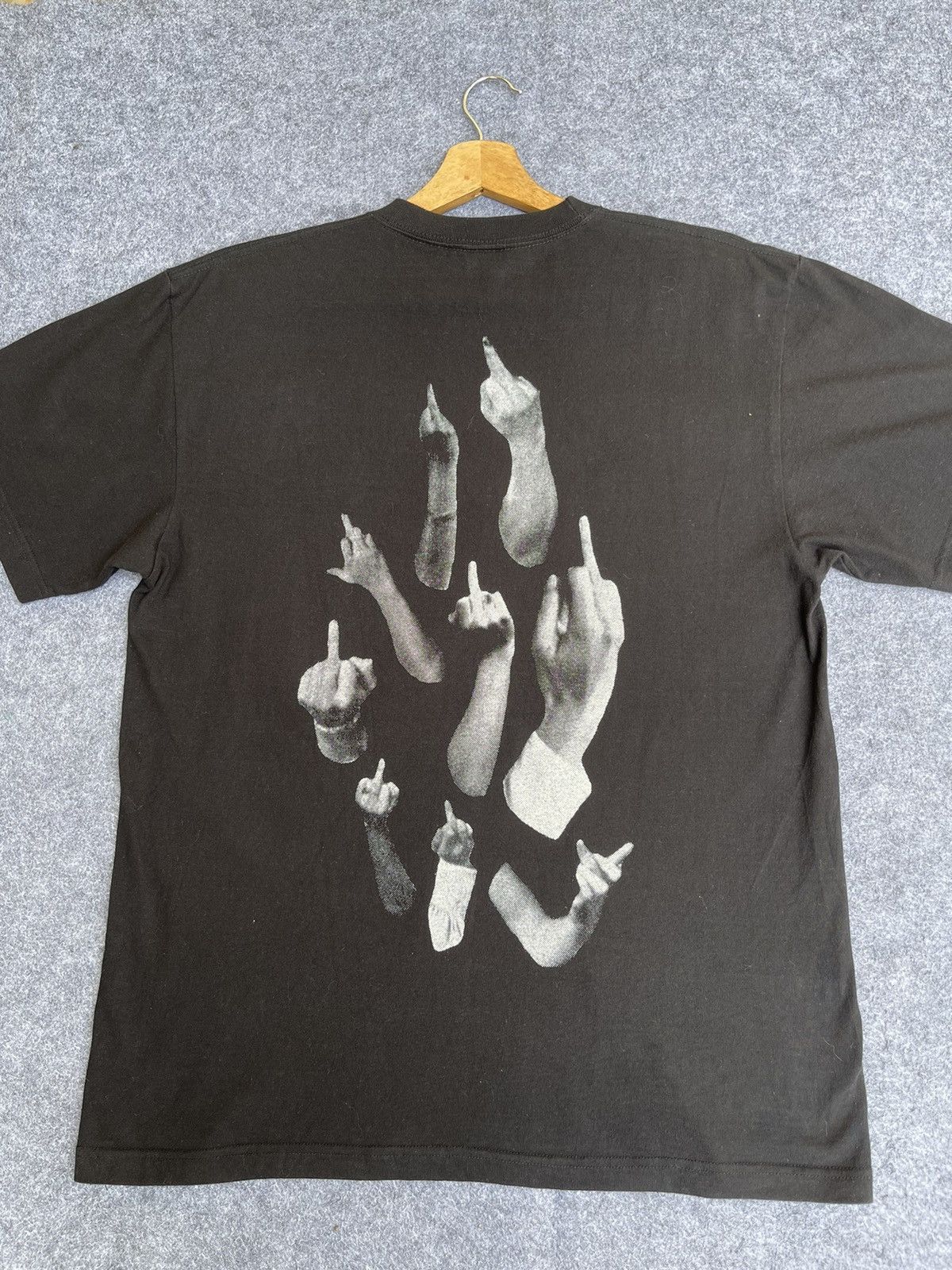 A$AP Rocky Rare🔥Vtg FUCK YOU Hand Sign Finger TShirt Wore by Asap Rocky Size US XL / EU 56 / 4 - 8 Thumbnail