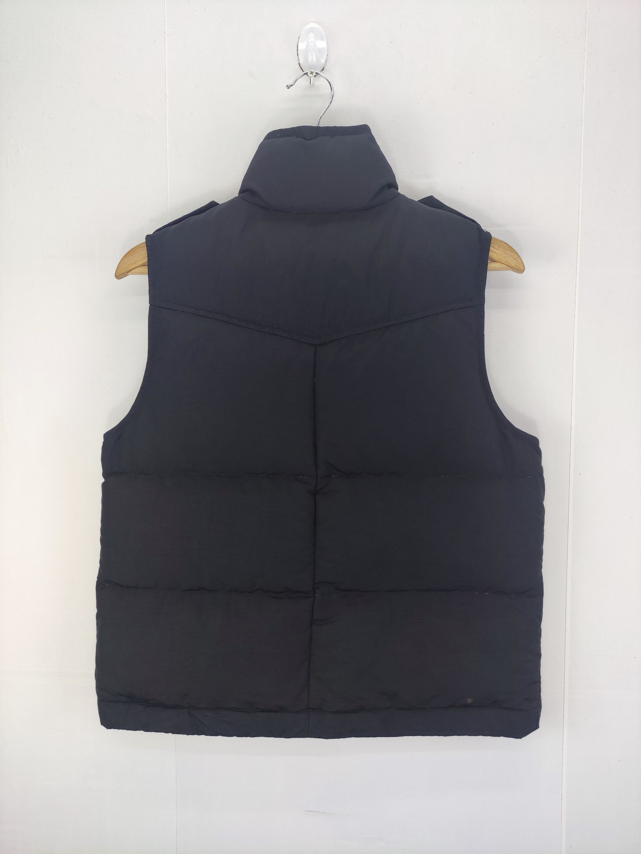 Japanese Brand Vintage Uniqlo Puffer Vest Snap Button Size US S / EU 44-46 / 1 - 7 Thumbnail