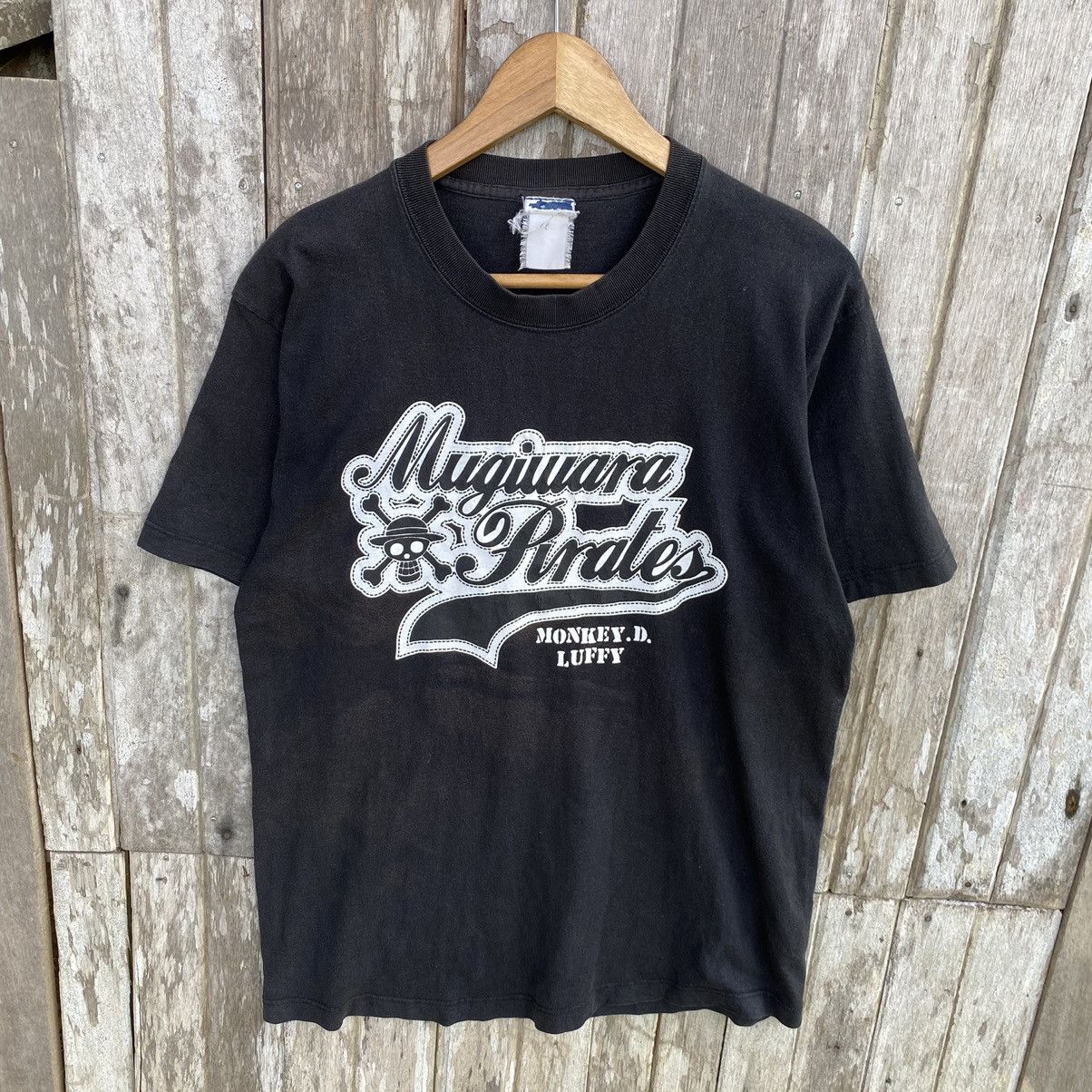 One Piece Thrashed Faded Vintage Mugiwara Pirates One Piece Anime Tee Size US L / EU 52-54 / 3 - 1 Thumbnail