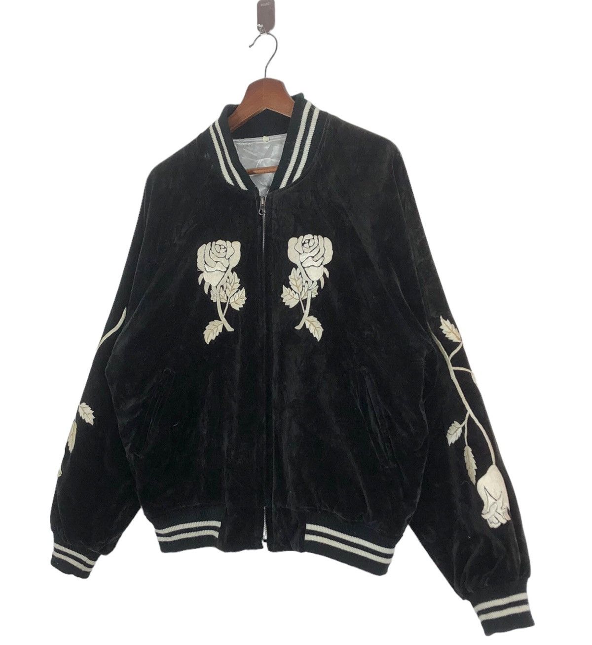 Japanese Brand VINTAGE SUKAJAN FLOWER EMBROIDERY VELVET BOMBER JACKET Size US L / EU 52-54 / 3 - 5 Thumbnail