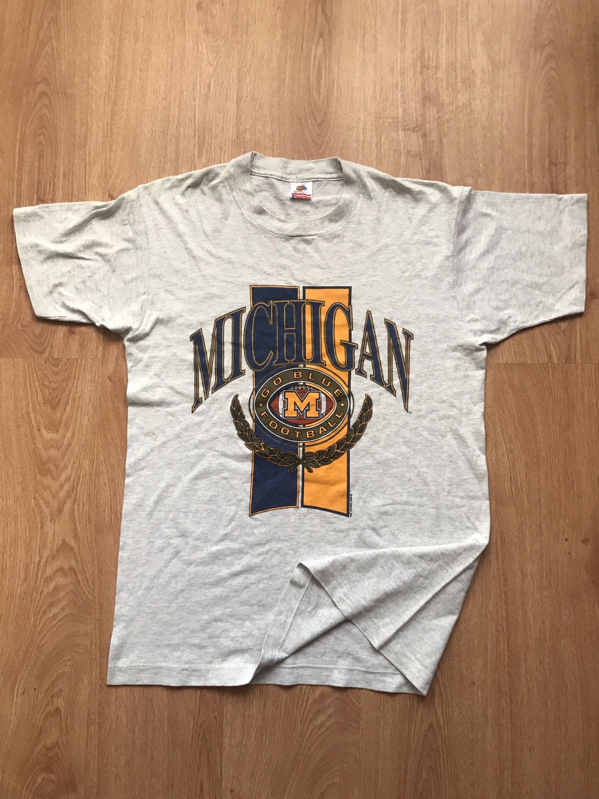Vintage Vintage 1992 Michigan football t shirt single stitch Size US L / EU 52-54 / 3 - 1 Thumbnail