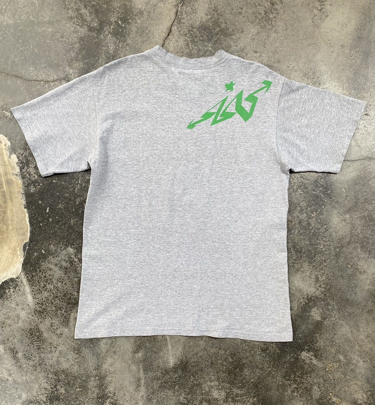 Vintage Vintage Monster Wave Surfer Distressed Tees Size US M / EU 48-50 / 2 - 2 Thumbnail
