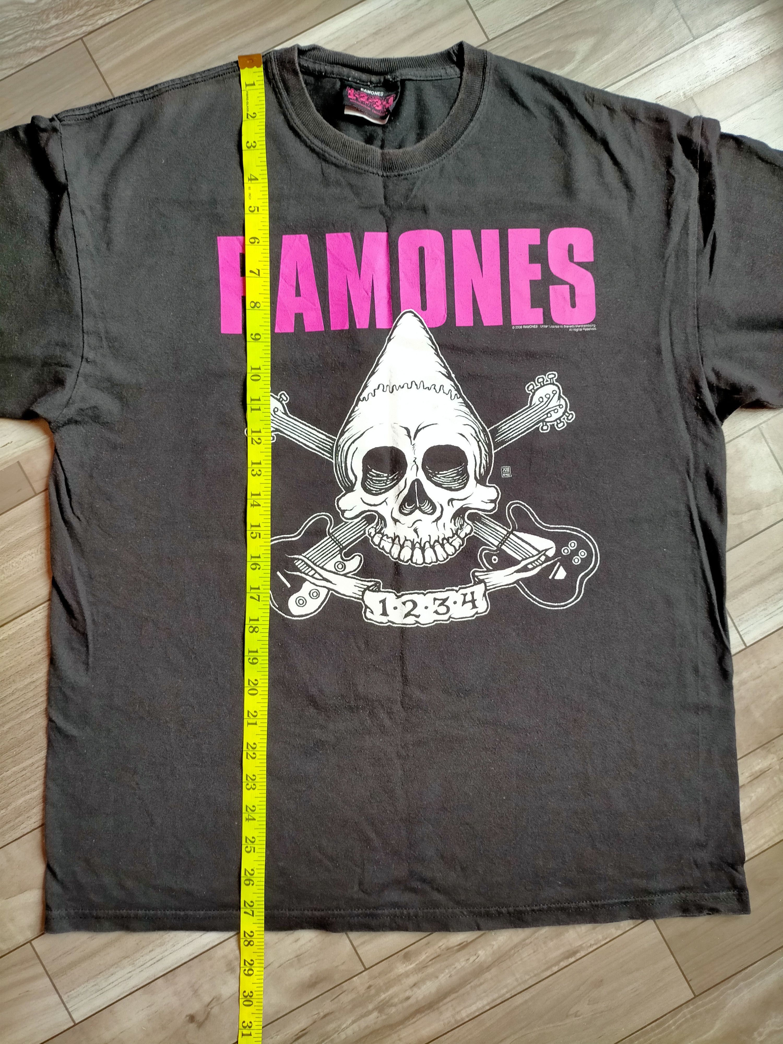 Band Tees Vintage 2006 Ramones Band tees tee Size US L / EU 52-54 / 3 - 8 Thumbnail