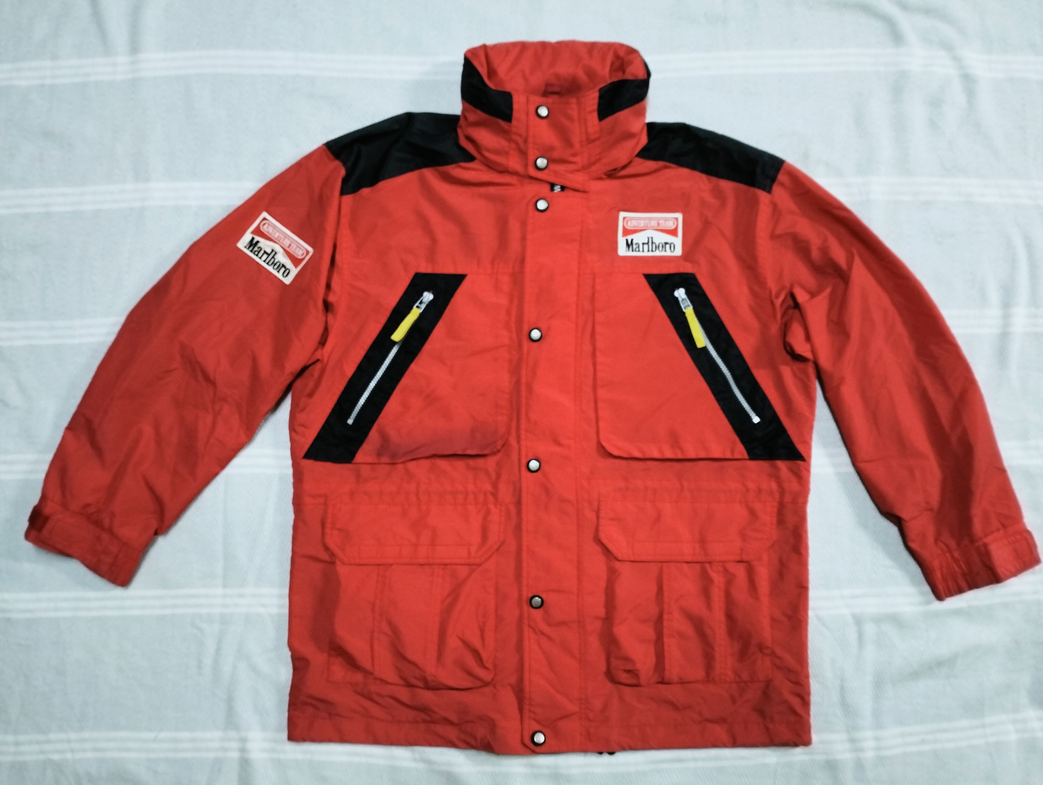 Vintage Marlboro Adventure Team Nylon Jacket Zipper Button