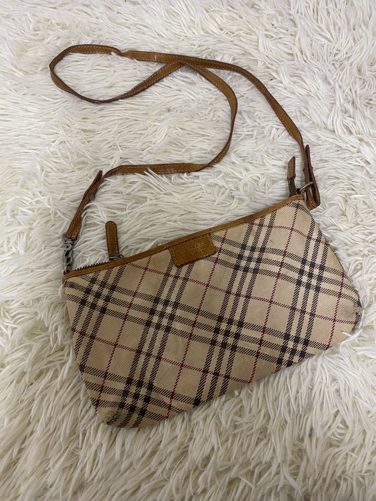 Burberry × Vintage Vintage Burberry Canvas Baguette Luxury Bag Size ONE SIZE - 1 Thumbnail